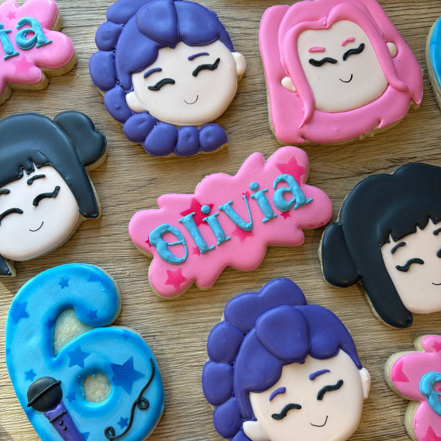 ✨ K-Pop Demon Hunter Cookies ✨
Because nothing says &ldquo;iconic&rdquo; like sugar + slay + a little supernatural energy 😮&zwj;💨🔥

These K-Pop Demon Hunter themed decorated sugar cookies were a custom order and I had SO much fun bringing this set