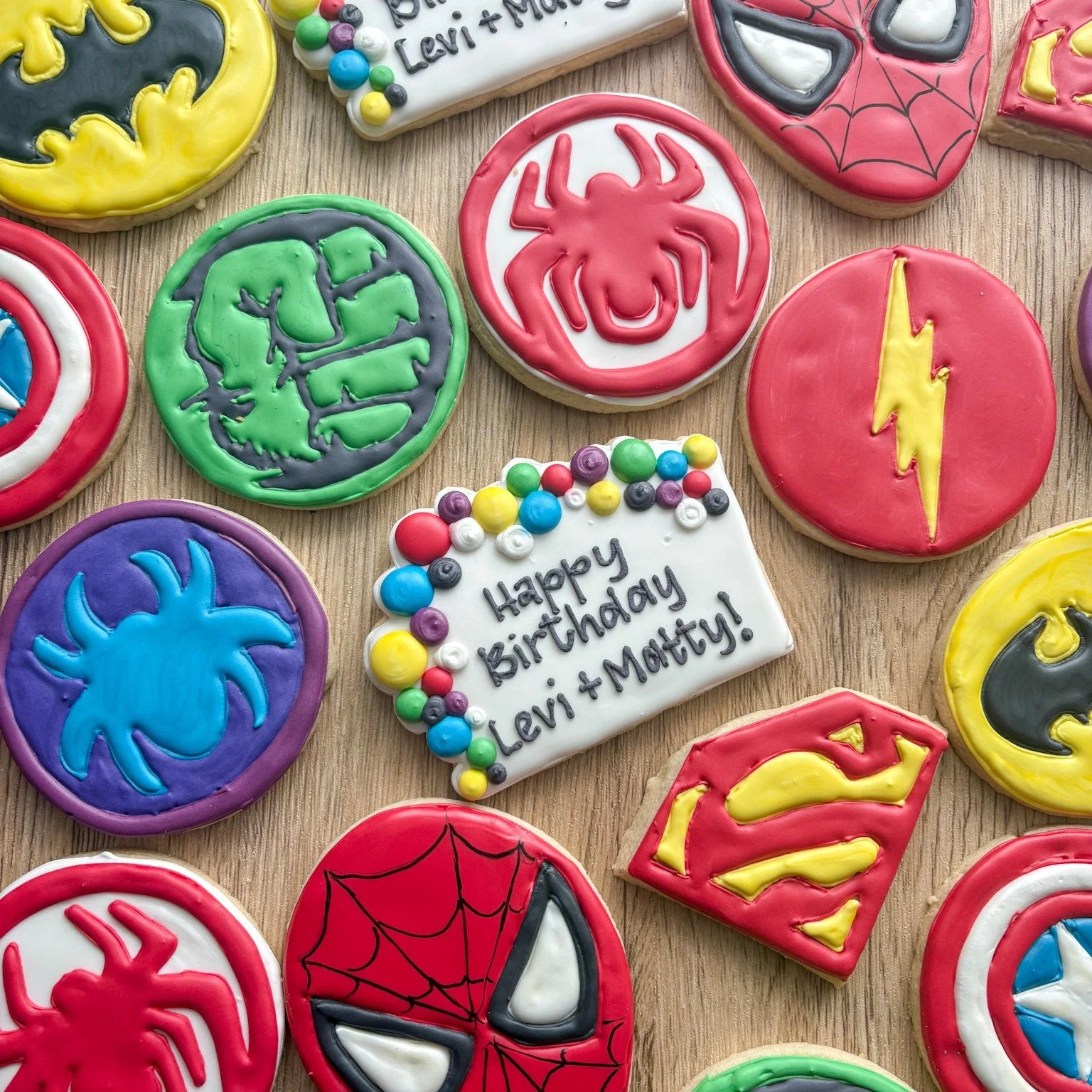 🦸&zwj;♂️💥 Superhero Cookie Set! 💥🦸&zwj;♀️
Marvel and DC&hellip; because choosing just one is basically impossible 😅

This custom decorated sugar cookie set was made for a superhero fan who wanted the best of both worlds &mdash; bold colors, icon