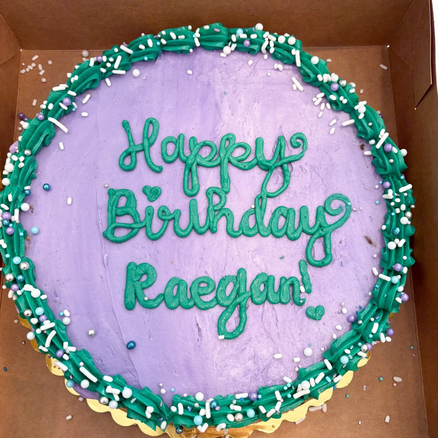 🎉🍪 Birthday Cookie Cake = the best kind of cake 🍪🎉

Soft, chewy, loaded with chocolate chips, and topped with birthday icing details &mdash; this chocolate chip cookie cake was made to celebrate in the most delicious way possible! 🤎✨

Perfect fo