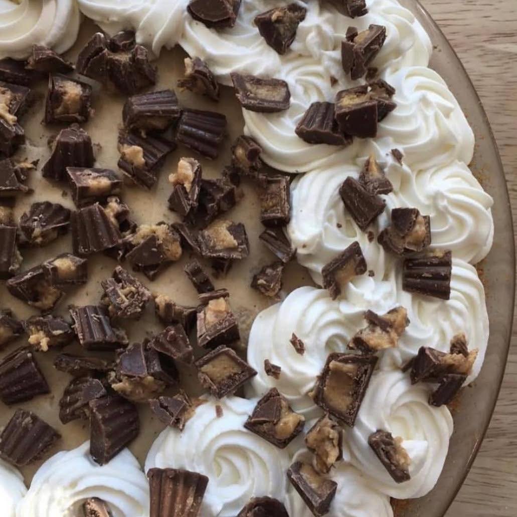 🥧 Happy (almost) Pi Day! 🥧

In honor of 3.14, I'm baking up a very limited batch of pies!

Available flavors:
✨ Key Lime
✨ Lemon Meringue
✨ Peanut Butter Chocolate
✨ French Silk
✨ Apple Crumble
✨ Dark Chocolate Bourbon Pecan
✨ Mixed Berry Crumble

