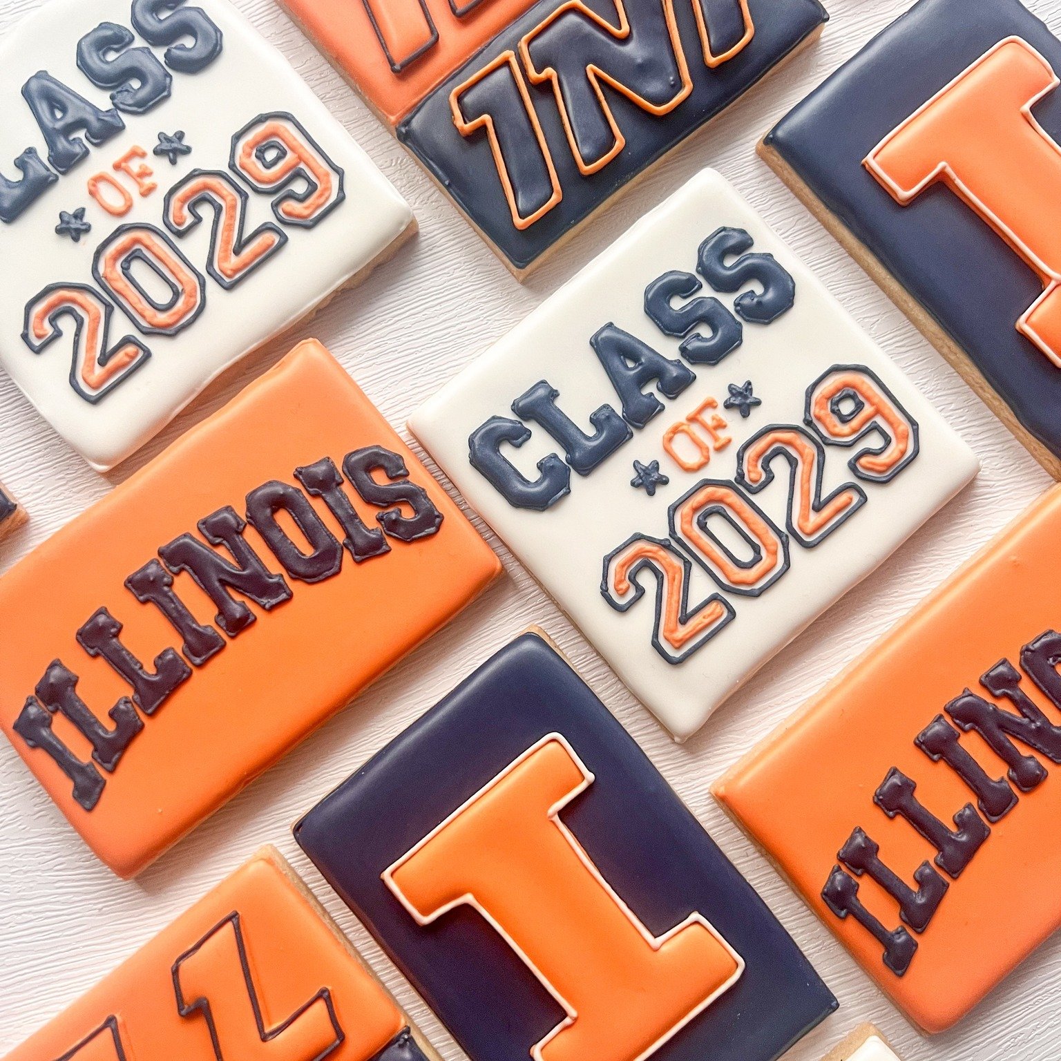 📚🍪 Get the party started for your college commitment with our fun and delicious sugar cookies! Order now and celebrate your future! 🎊 

#CollegeBound #decoratedsugarcookies #chicagobaker #collegecookies