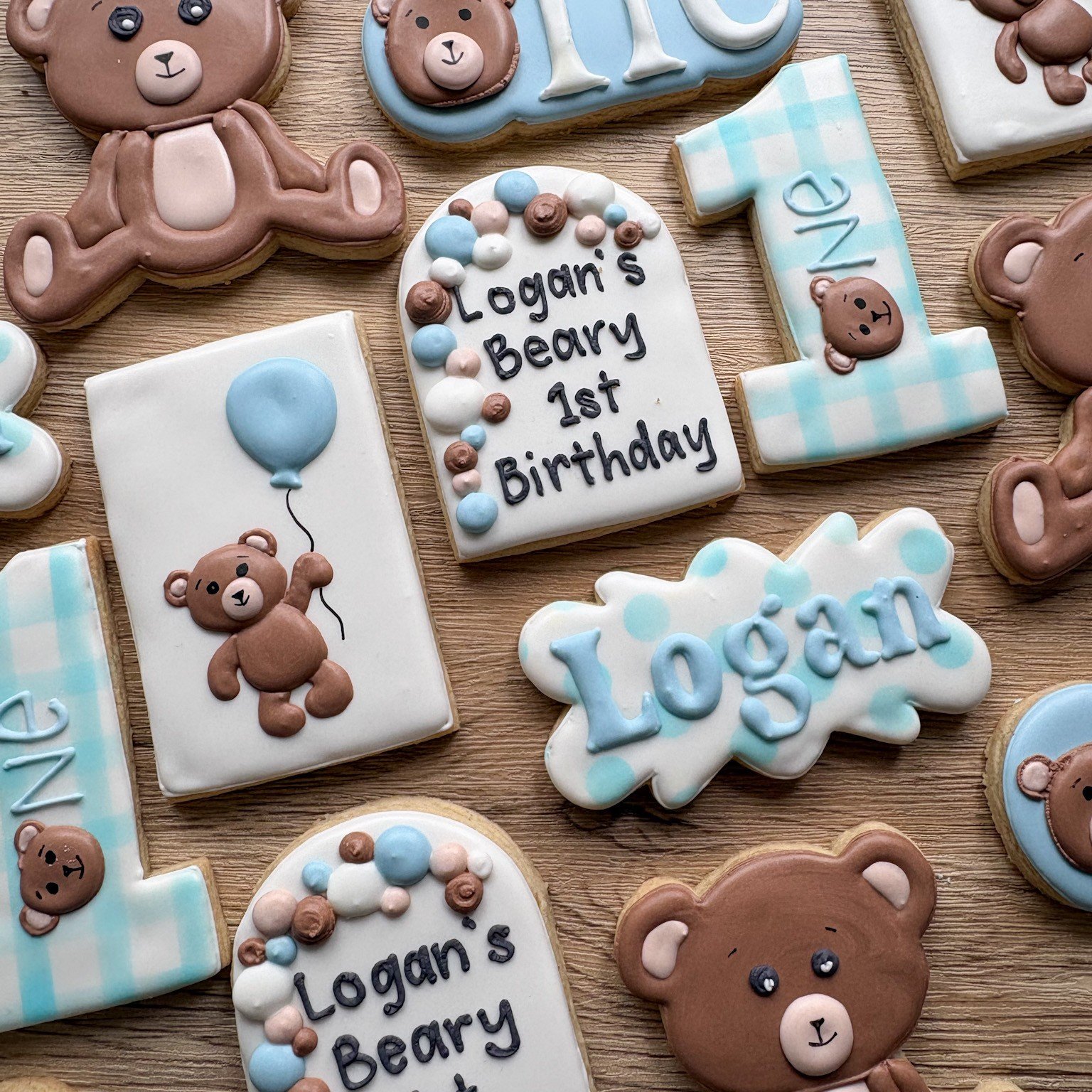 A beary special first birthday! 🧸💙

These teddy bear cookies were created to celebrate Logan turning ONE, with soft blues, gingham details, and the sweetest little bears to match the &ldquo;Beary 1st Birthday&rdquo; theme. From balloons to cuddly b