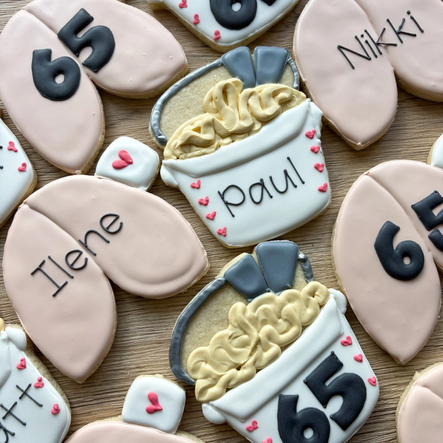 Sweet treats for a milestone moment 🎉🍪
Celebrating 65 with custom cookies made with love&mdash;because every detail deserves to be just as special as the person we&rsquo;re honoring 💕
#65AndFabulous #BirthdayBash #CustomCookies #SweetCelebrations