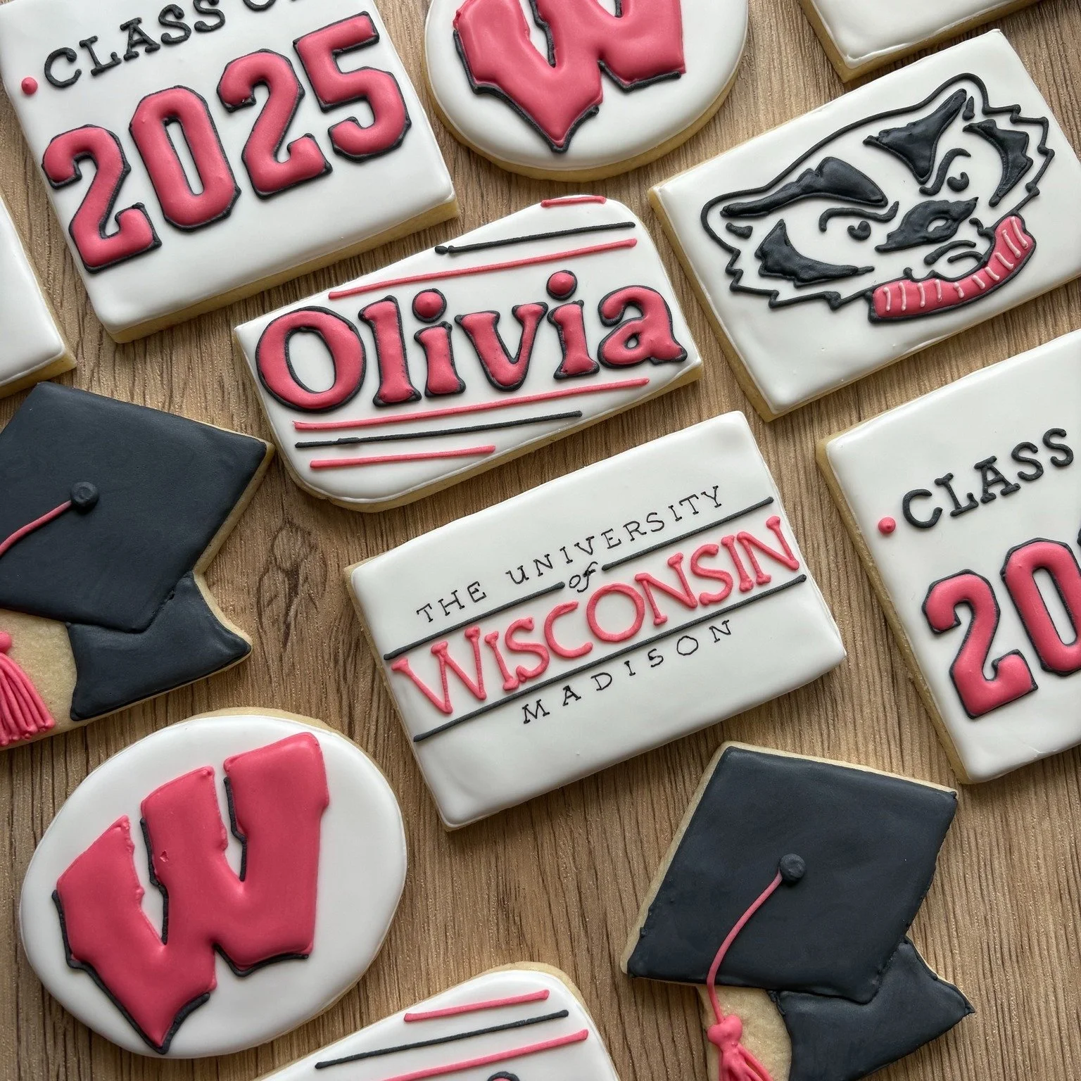 🎓✨ They Did It! ✨🎓

Celebrate every hard-earned milestone with custom graduation cookies made to honor the big achievement! 🍪🎉

From caps and diplomas to school colors and personalized details, each cookie is designed to make your grad&rsquo;s mo