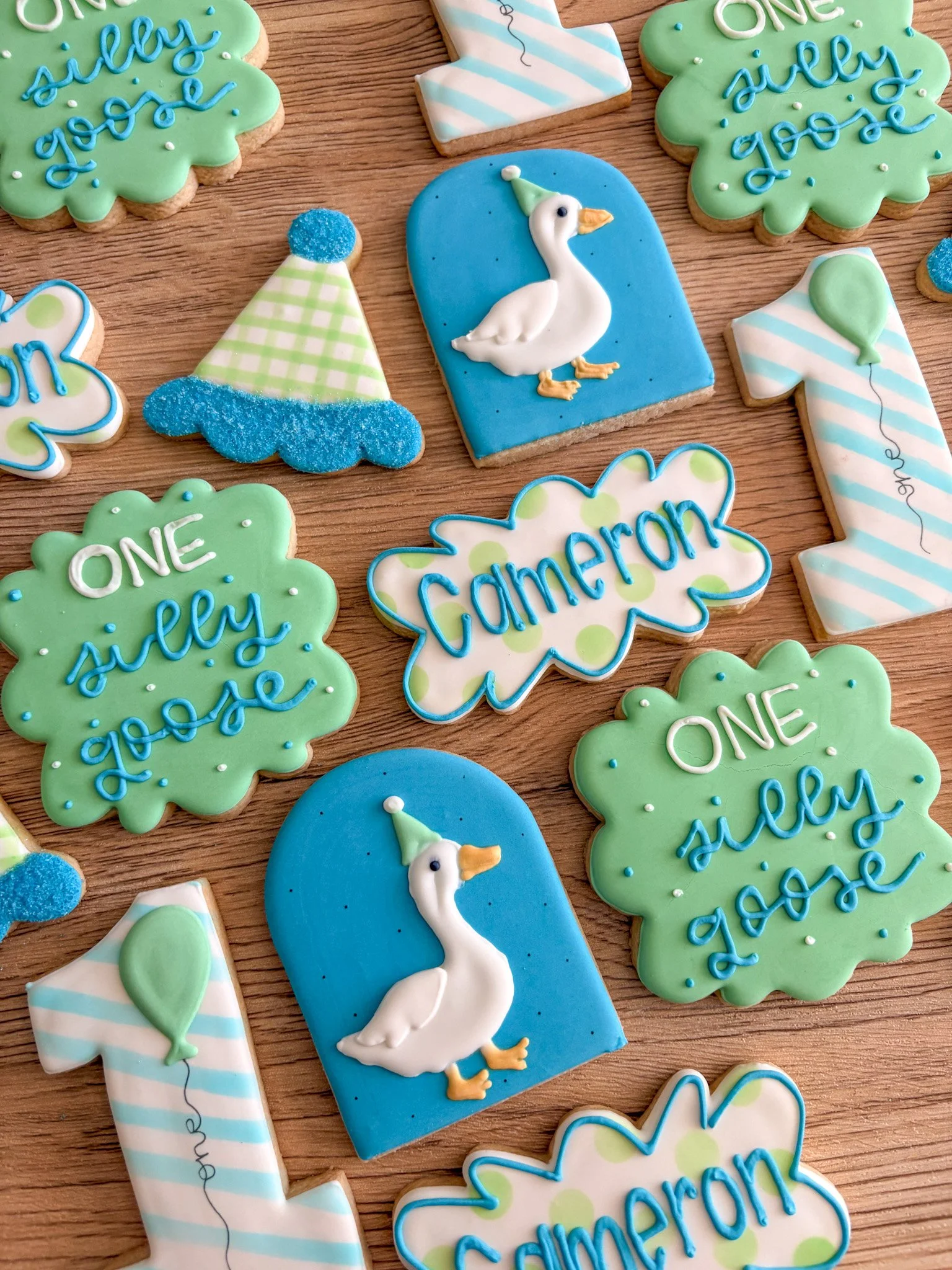 Honk honk&hellip; somebody&rsquo;s turning ONE! 🎉

These adorable &ldquo;ONE Silly Goose&rdquo; cookies were made to celebrate the sweetest little goose&rsquo;s first birthday! From cute geese to playful birthday details, this set is proof that turn