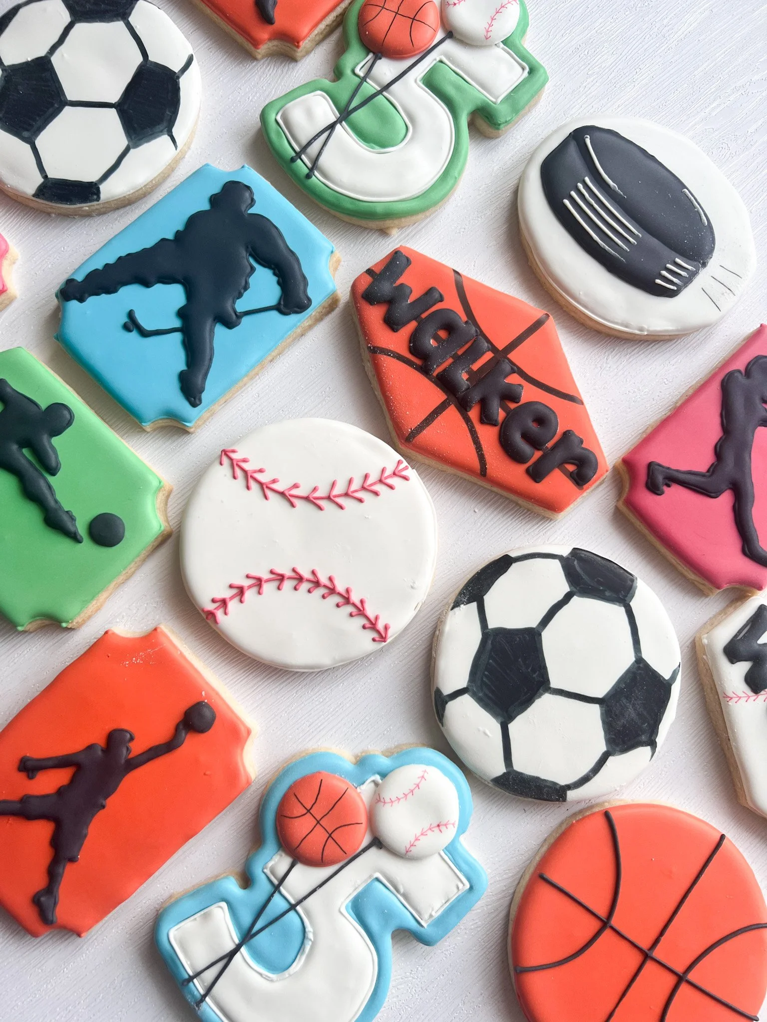 🏀⚾️🏈 Game on! ⚽️🏒🏐

Celebrate your MVP with custom cookies made to match their favorite sport, team, colors, and birthday theme! 🏆🎉

Perfect for party favors, dessert tables, or a sweet post-game treat!

🏅 Fully customizable
🎂 Any age
🏟️ Any