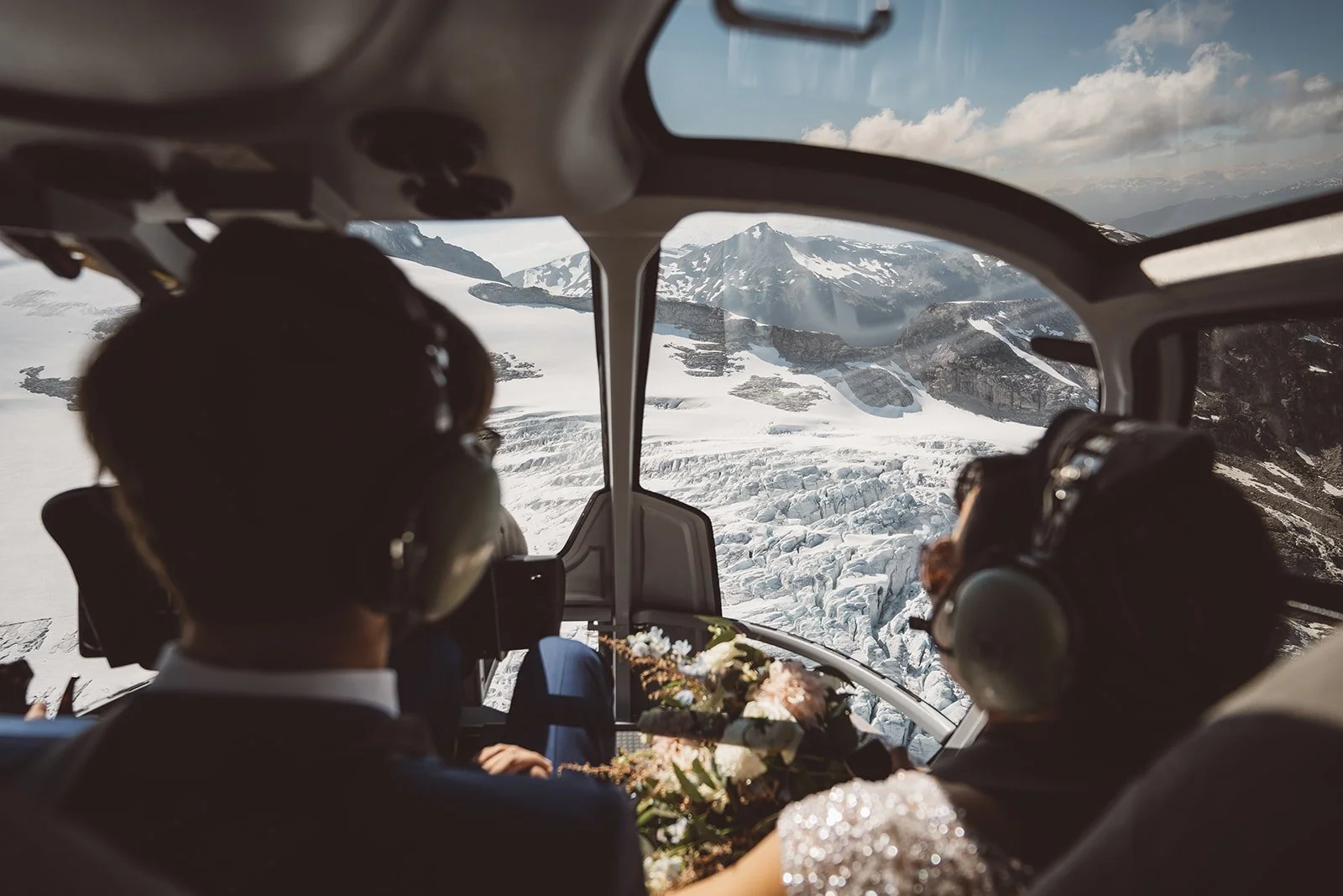 Helicopter-Couple-Elopement.jpg