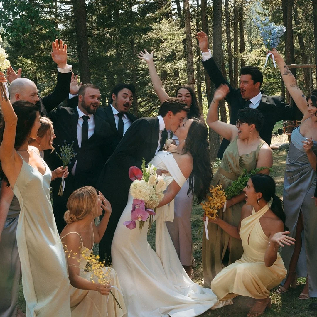 A few more from this amazing day at @tyaxlodge 

Looking for a wedding photographer next summer? I still have a few dates available and I would love to meet you! Reach out through the link in my bio 🥰

@bluevioletevents 
@withintheflowers 
@amore.by