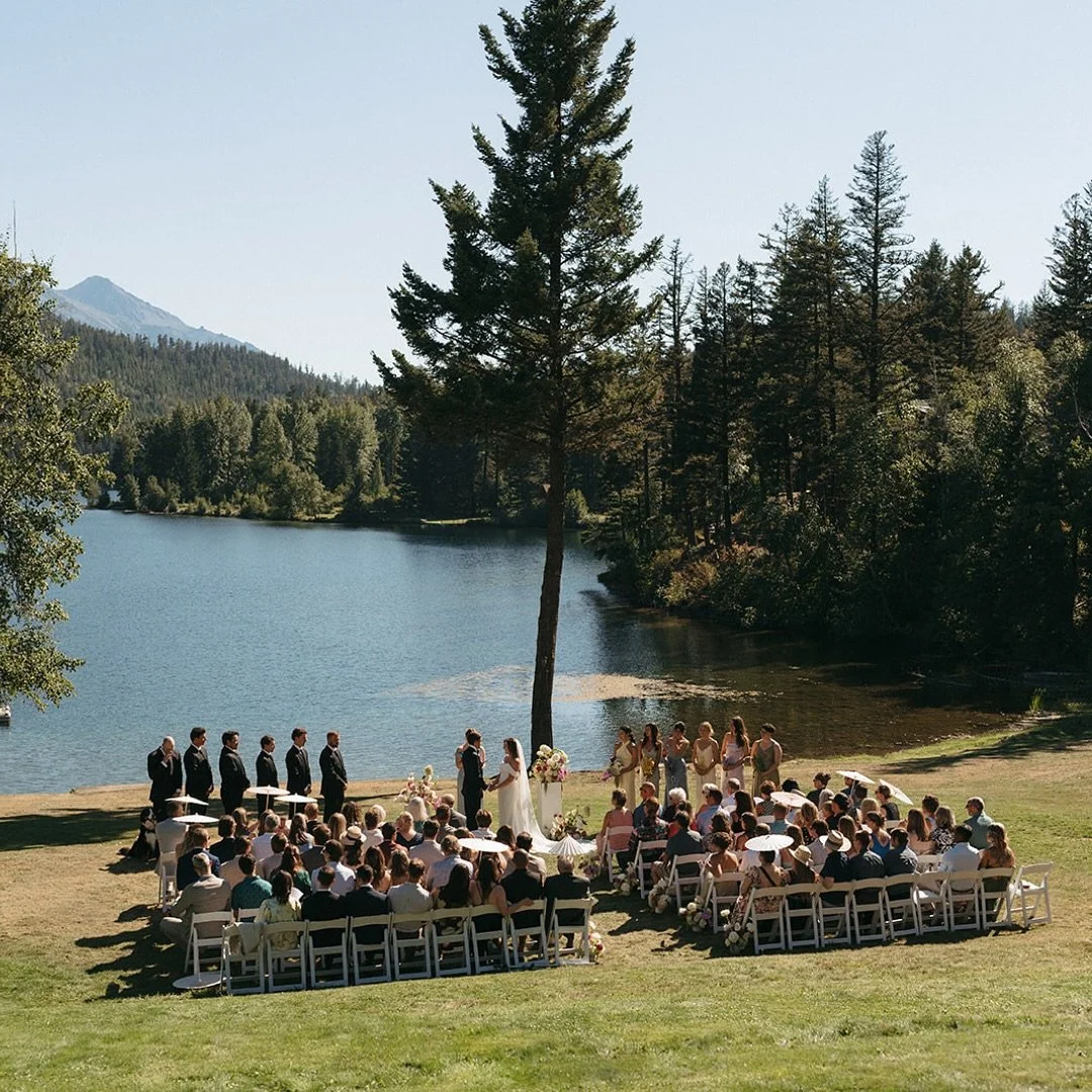 A sunny ceremony at @tyaxlodge can&rsquo;t be beat. This was such a stunning day with an amazing team! 

Looking for a wedding photographer next summer? I still have a few dates available and I would love to meet you! Reach out through the link in my