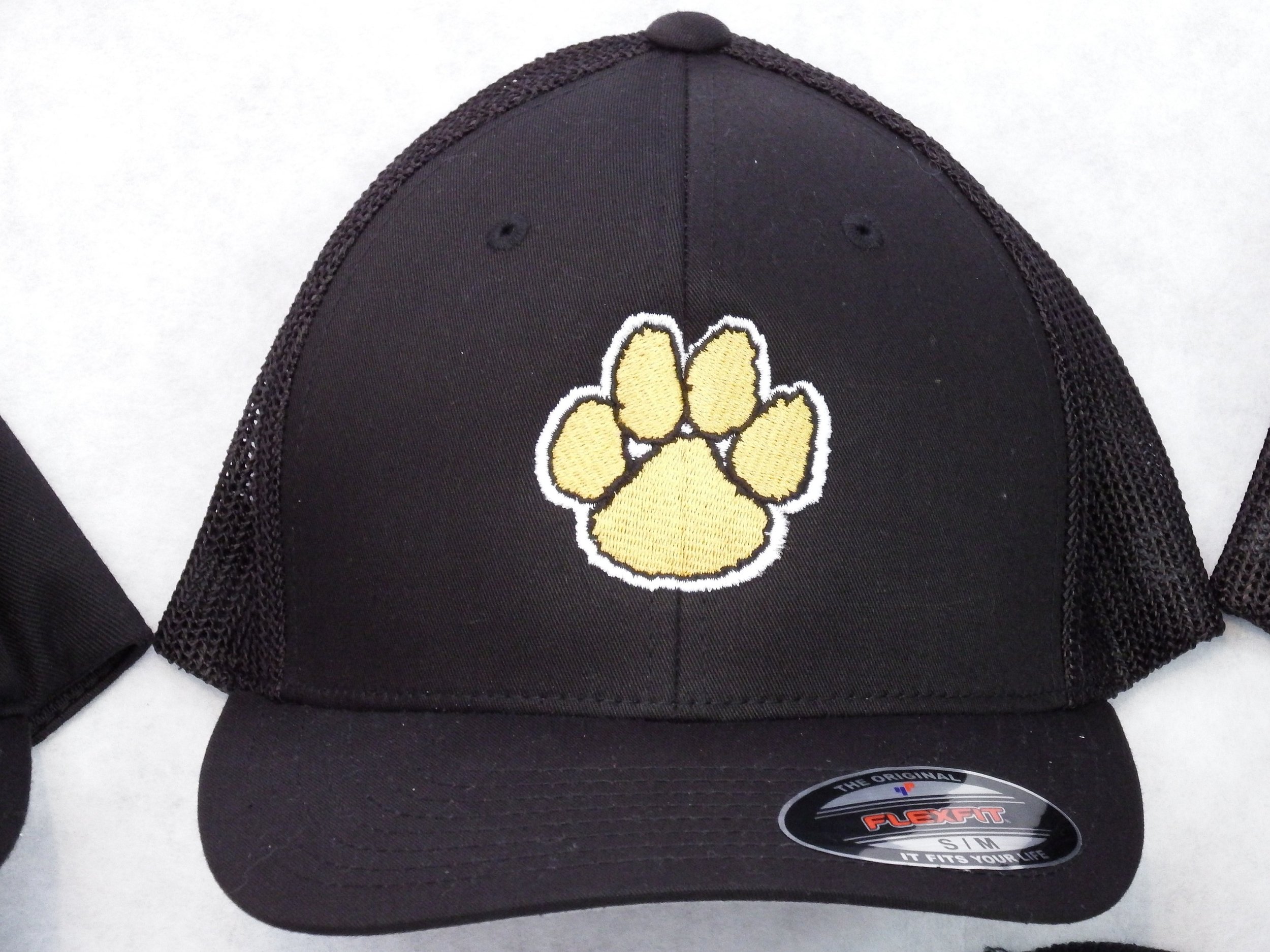 Hughson paw print cap