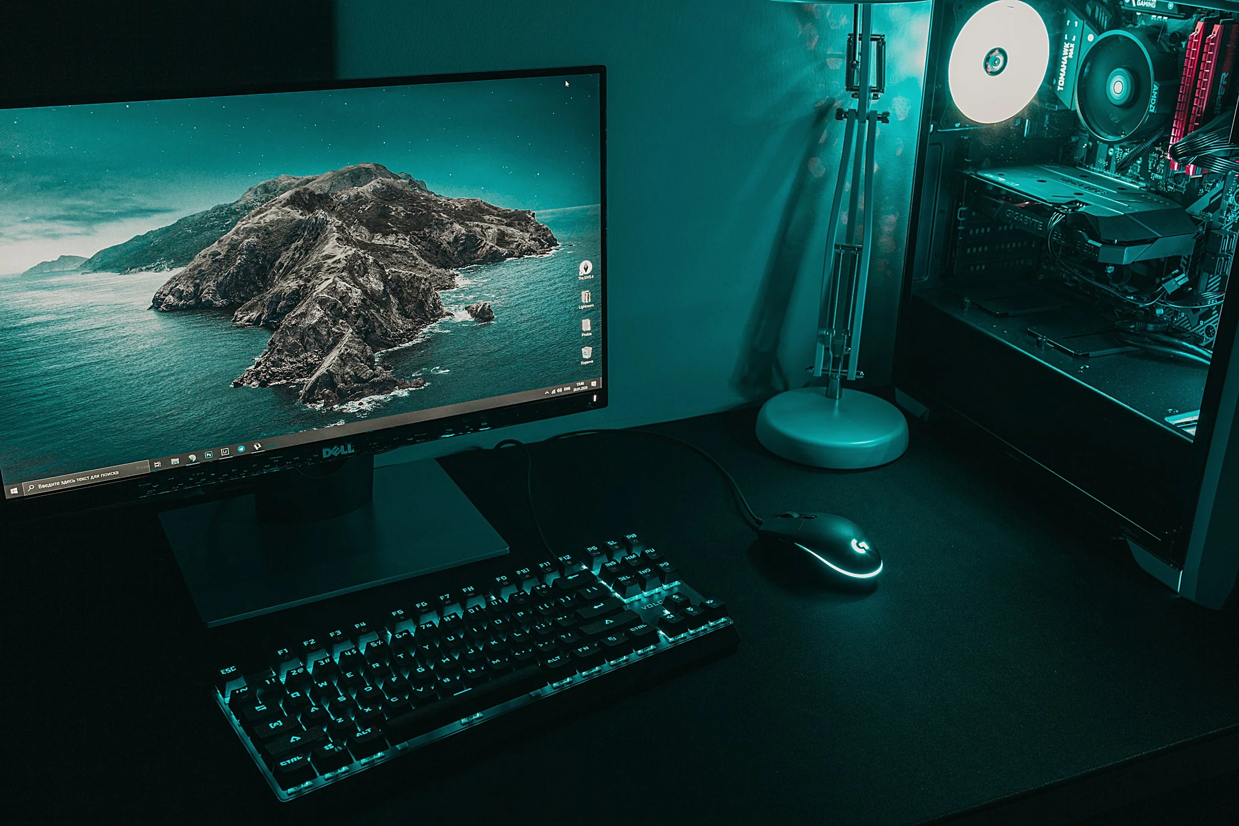 Desktop computer