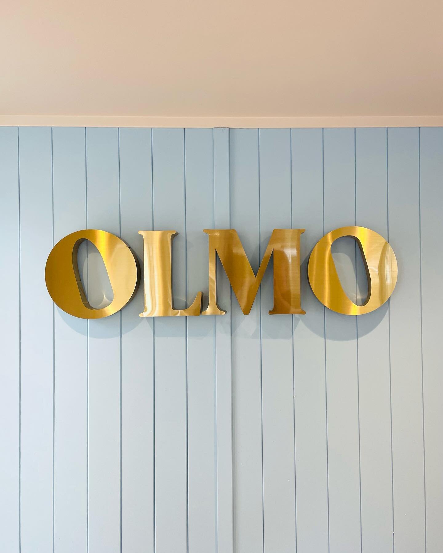 ✨ALL GOLD EVERYTHING ✨
.
All that glitters IS gold! Proper metal 3D letters made for @olmonailstudio . Tasteful, iconic and classic - perfection 🤌🏼.
.
#signs #signage #signagedesign #sign #fabrication #madeinscotland #scottishdesign #lettering #typ