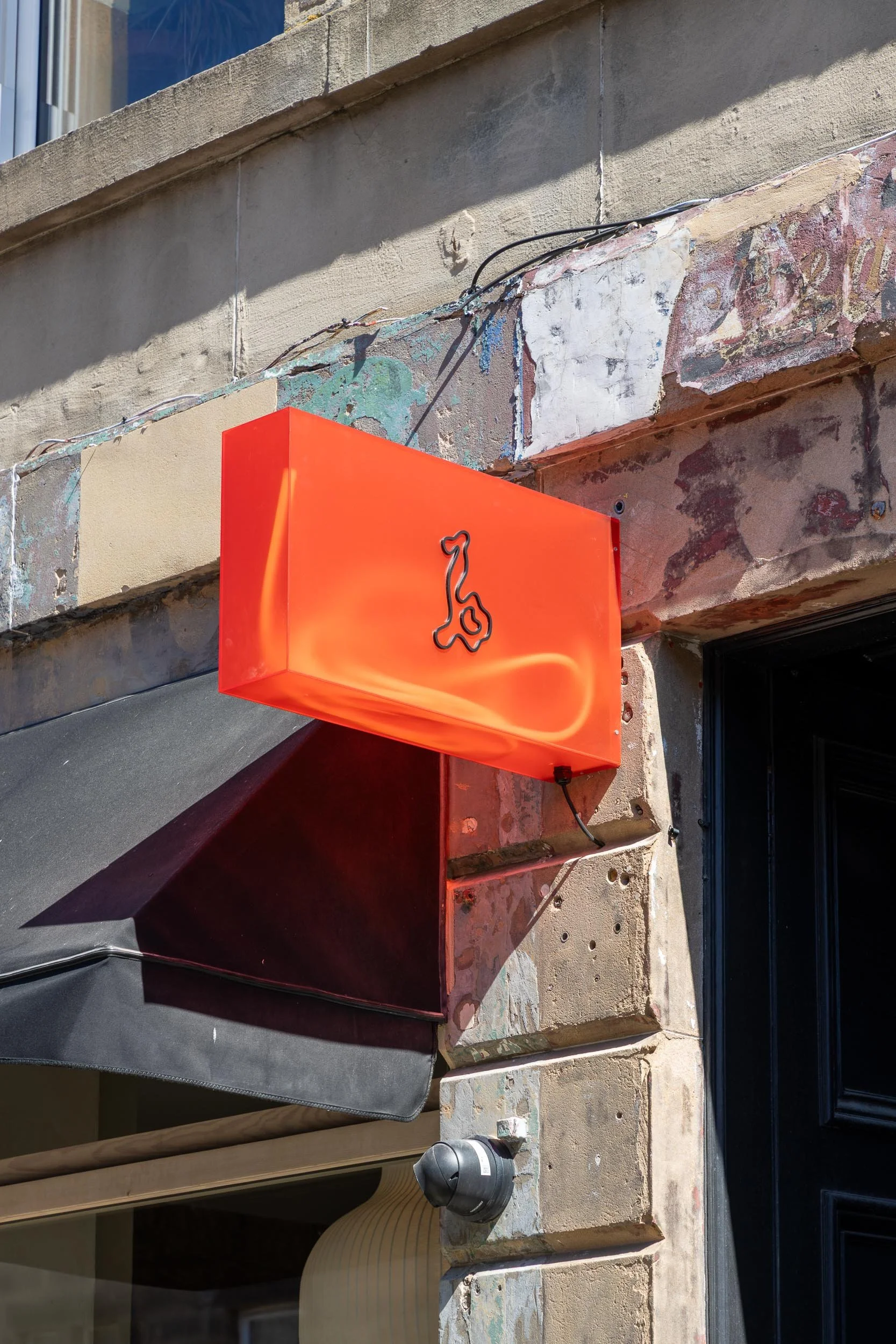 red-illuminated-led-wall-mounted-signage-solas.jpg