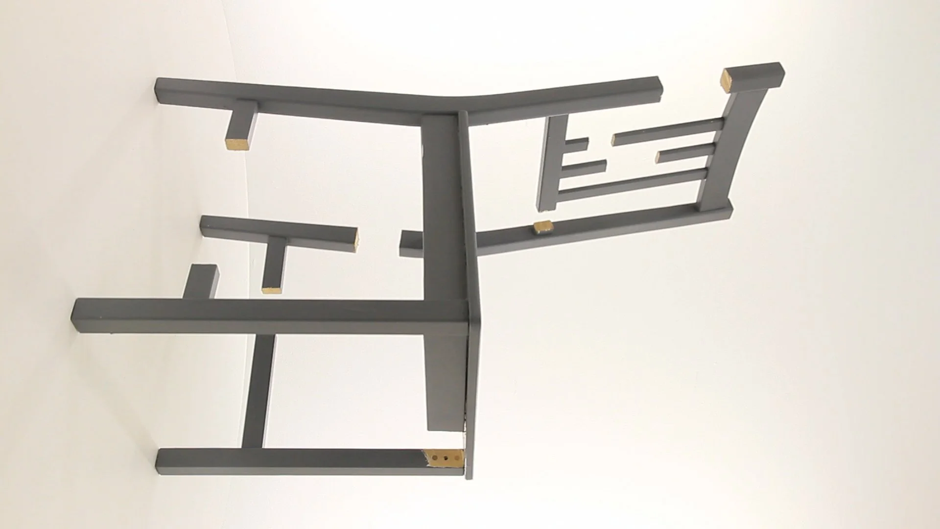 broken chair5_1.jpg