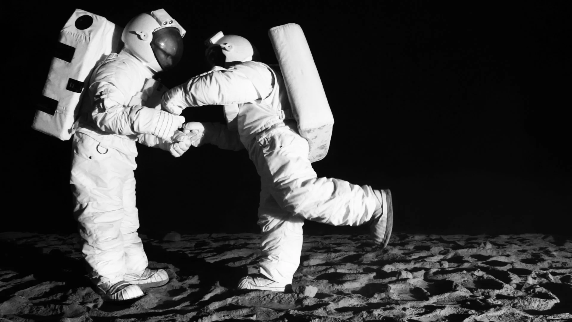 astronauts5_1.jpg