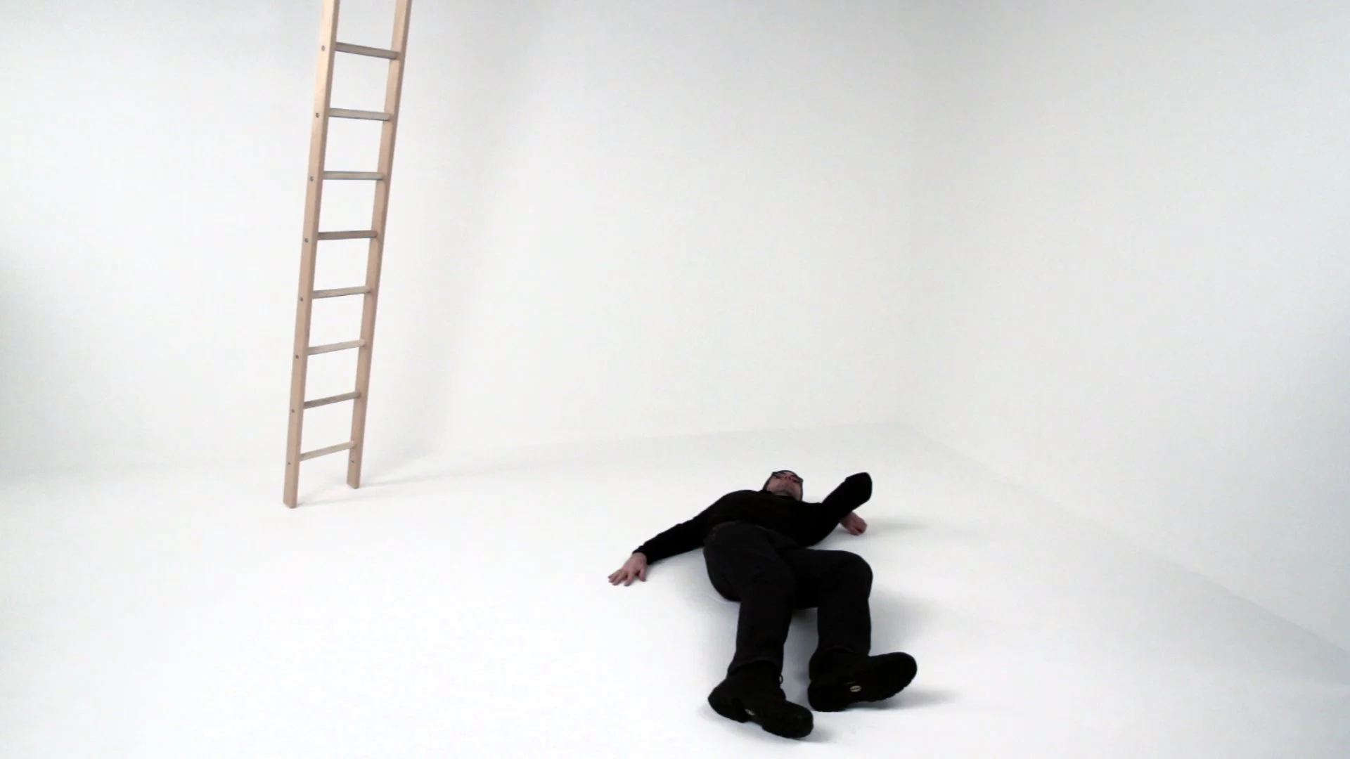 100 FALLS (2013) 33'40"