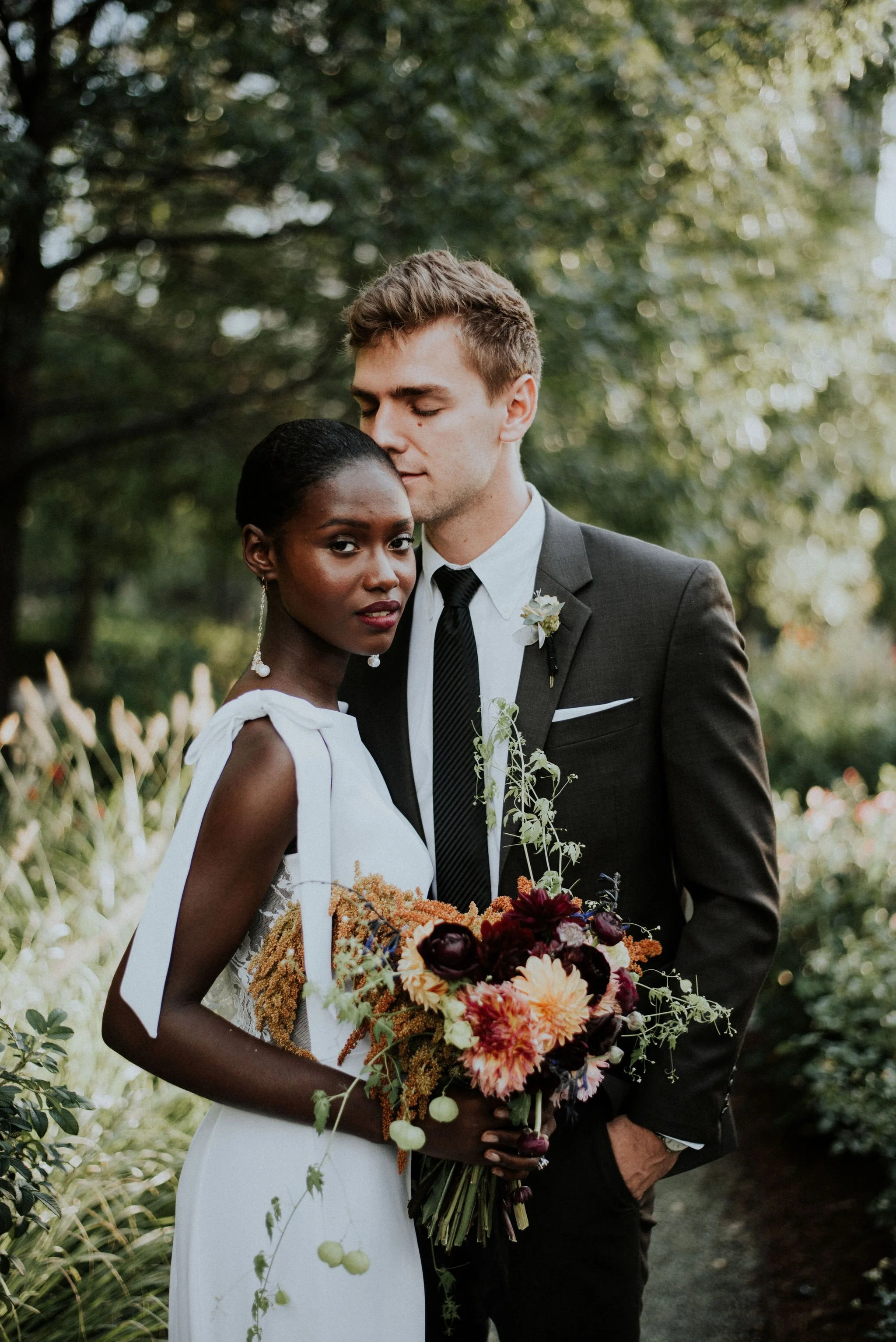 Junebug Weddings: Stunning Chicago Wedding Portrait Inspiration at Lake Shore East Park
