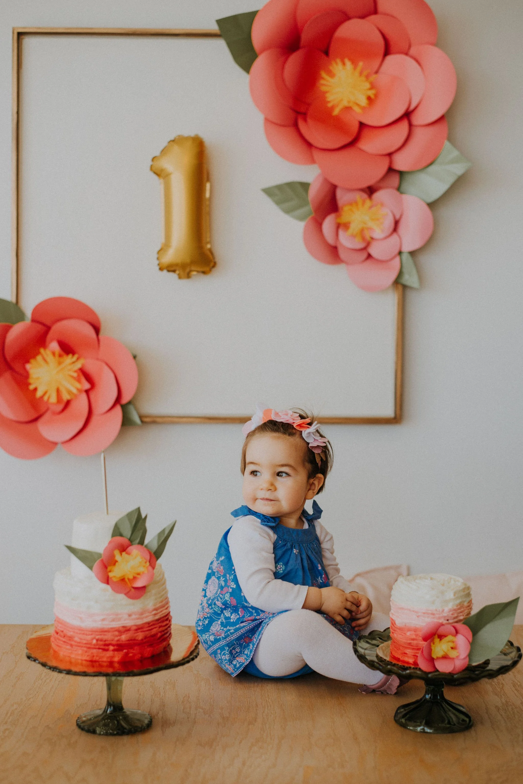 100 Layer Cakelet: Sweet paper flower decor for this gal’s 1st birthday!