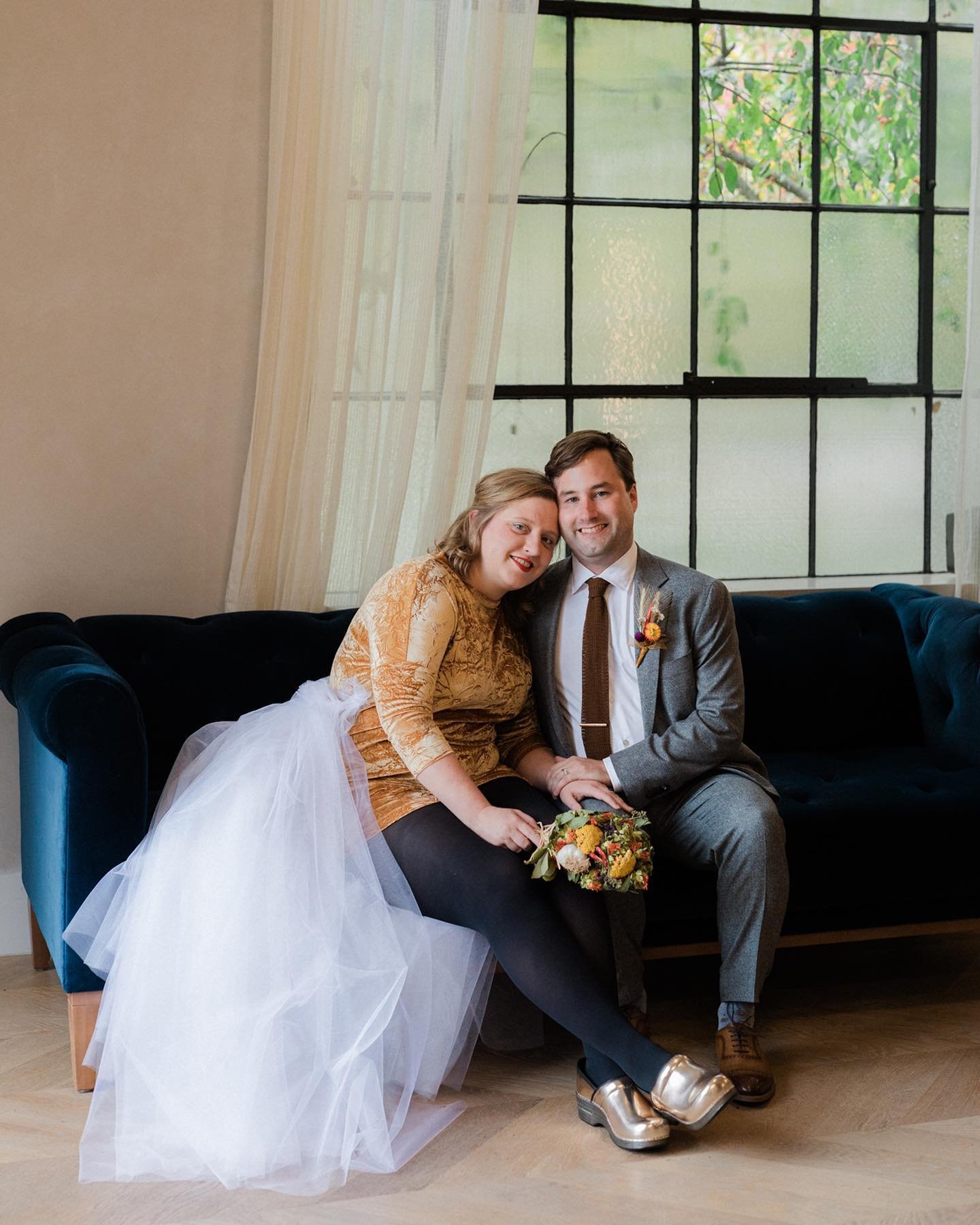Ariana + Alex at their partnership celebration last October! I&rsquo;m thinking about that blue couch and perfect window in the FAR library today 🌿🦋

Venue, @farweddingsandevents 
Flowers, 💐 @harvestmoonflowerfarm 
Catering, @smallfavorsbar 🐟
