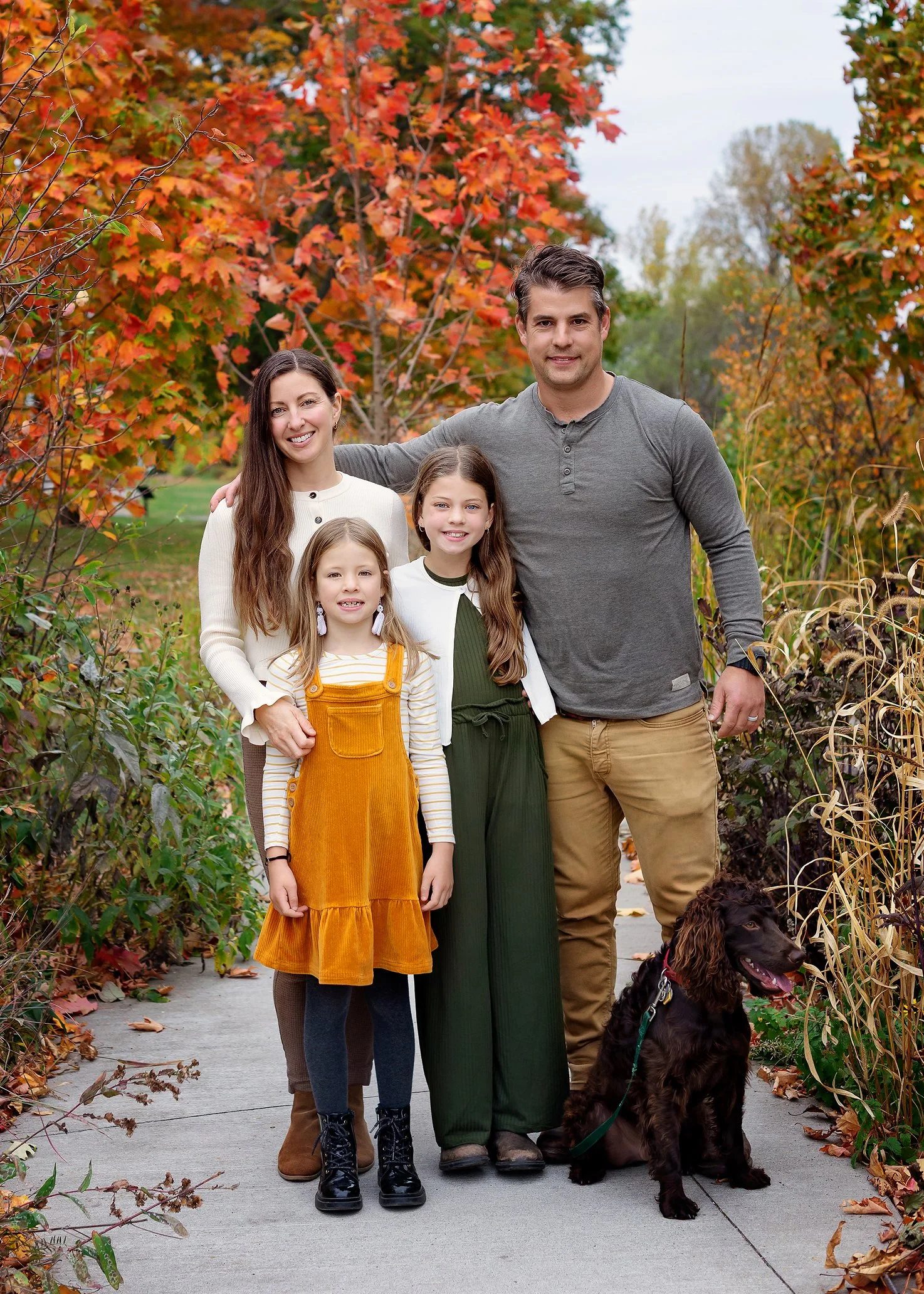 kingston-family-photographer-fall-colours-dog-children-parents.jpg