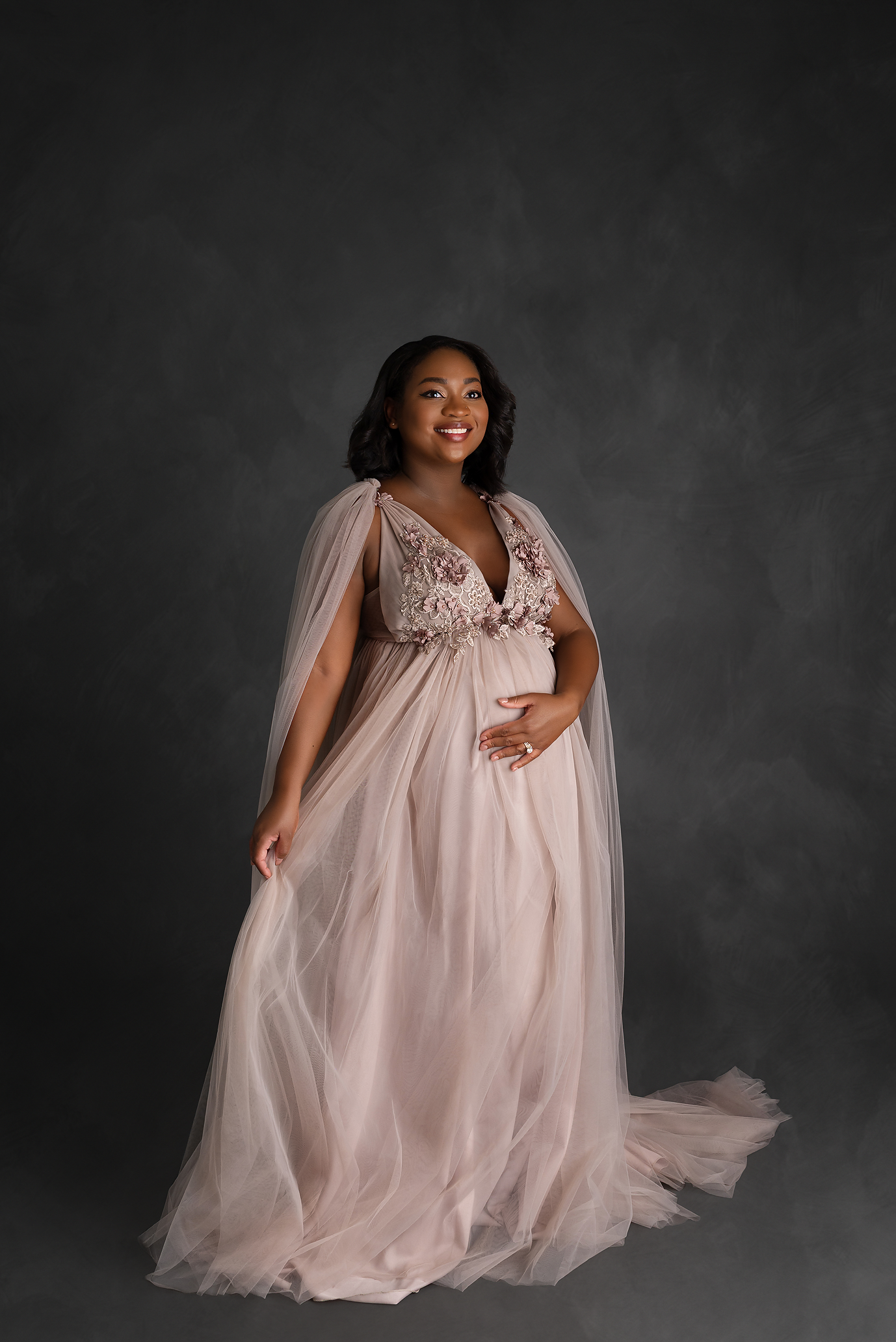 maternity-portrait-kingston-ontario-princess-dress.png