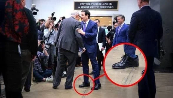 El Lenguaje del Poder Empieza en los Pies