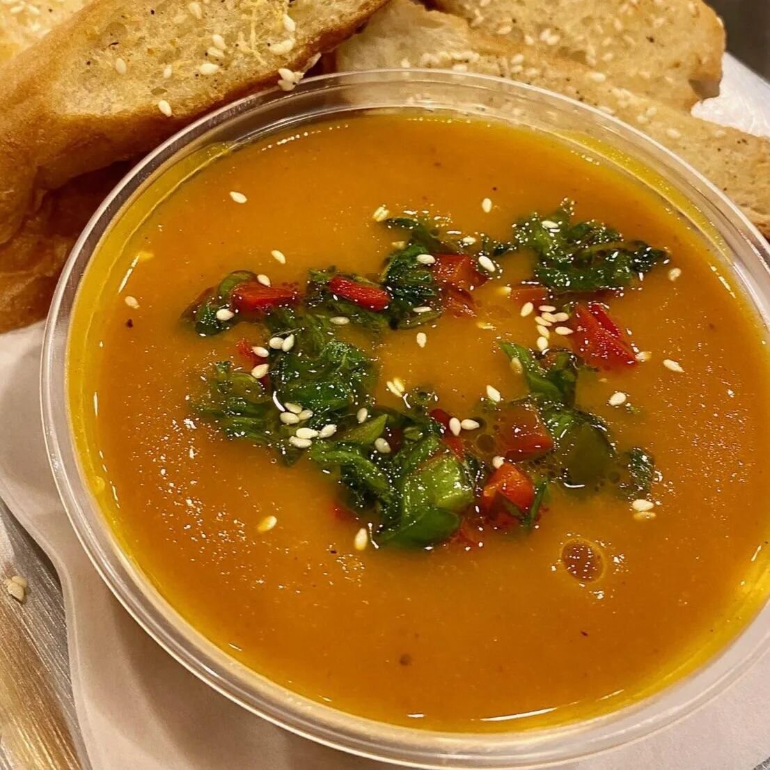 Carrot ginger soup with sesame garlic toast!!
#rvafood #rvalunch