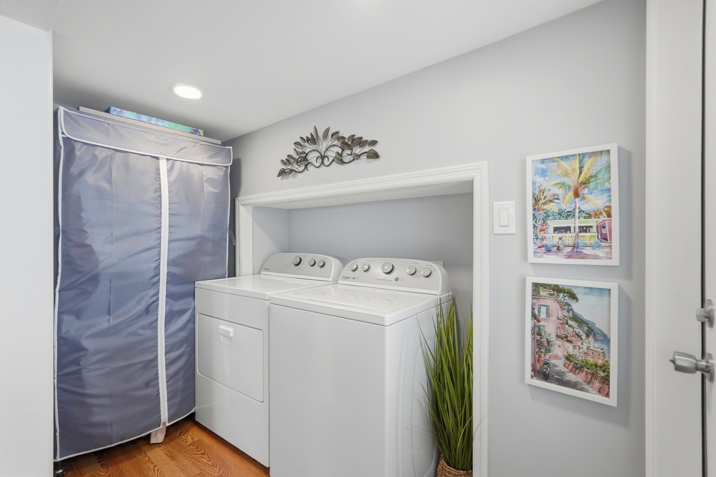 Listing_Photos_-_5327_6th_Pl_S_Gulfport_FL_33707_018.jpg