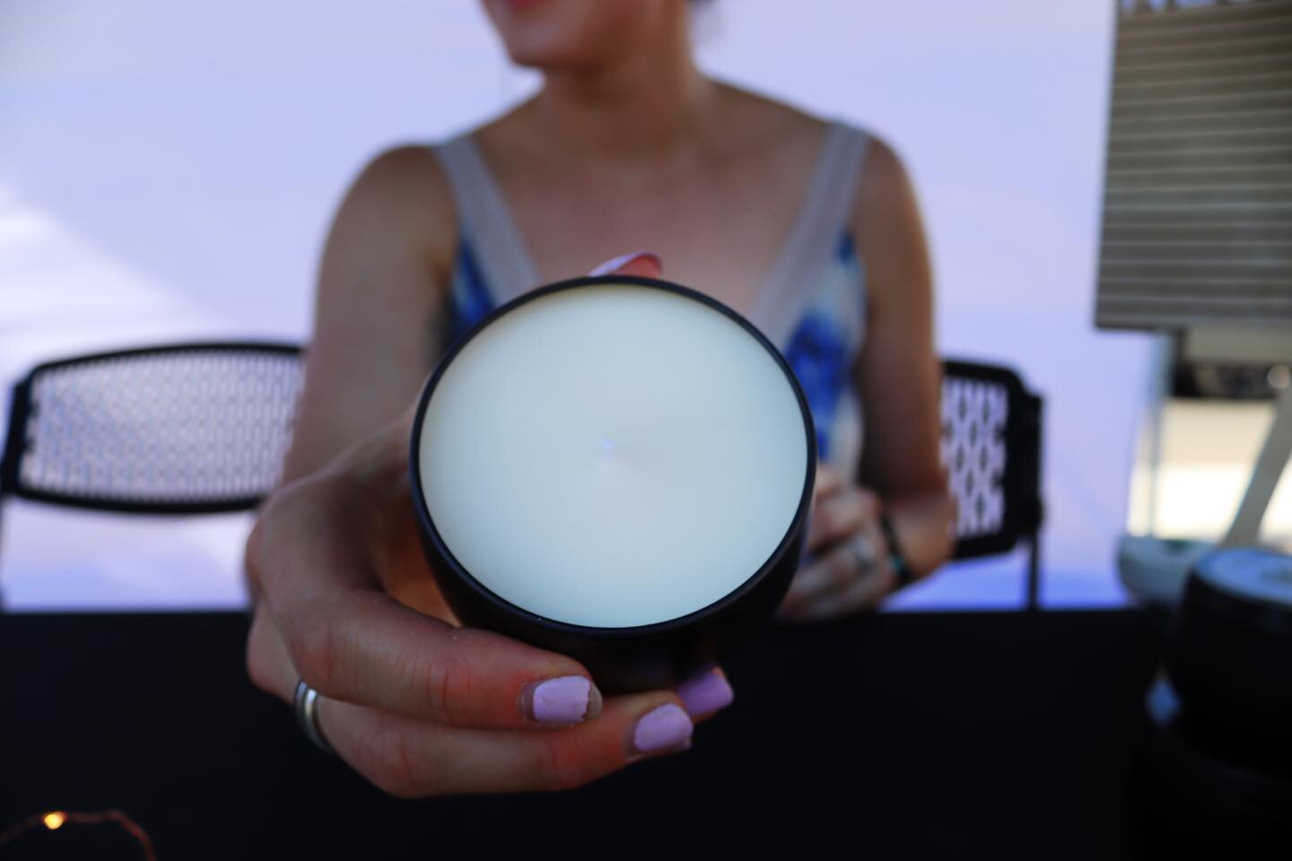 evening markets are where it&rsquo;s at for you summertime candle lovers 🙌🏽

I&rsquo;ll be back at the Square with @destinationsunnysideofficial tonight from 5-9 to kick off your holiday weekend 🇺🇸

Smell ya later! 🕯😉
.
.
.

#cementcandle #cand