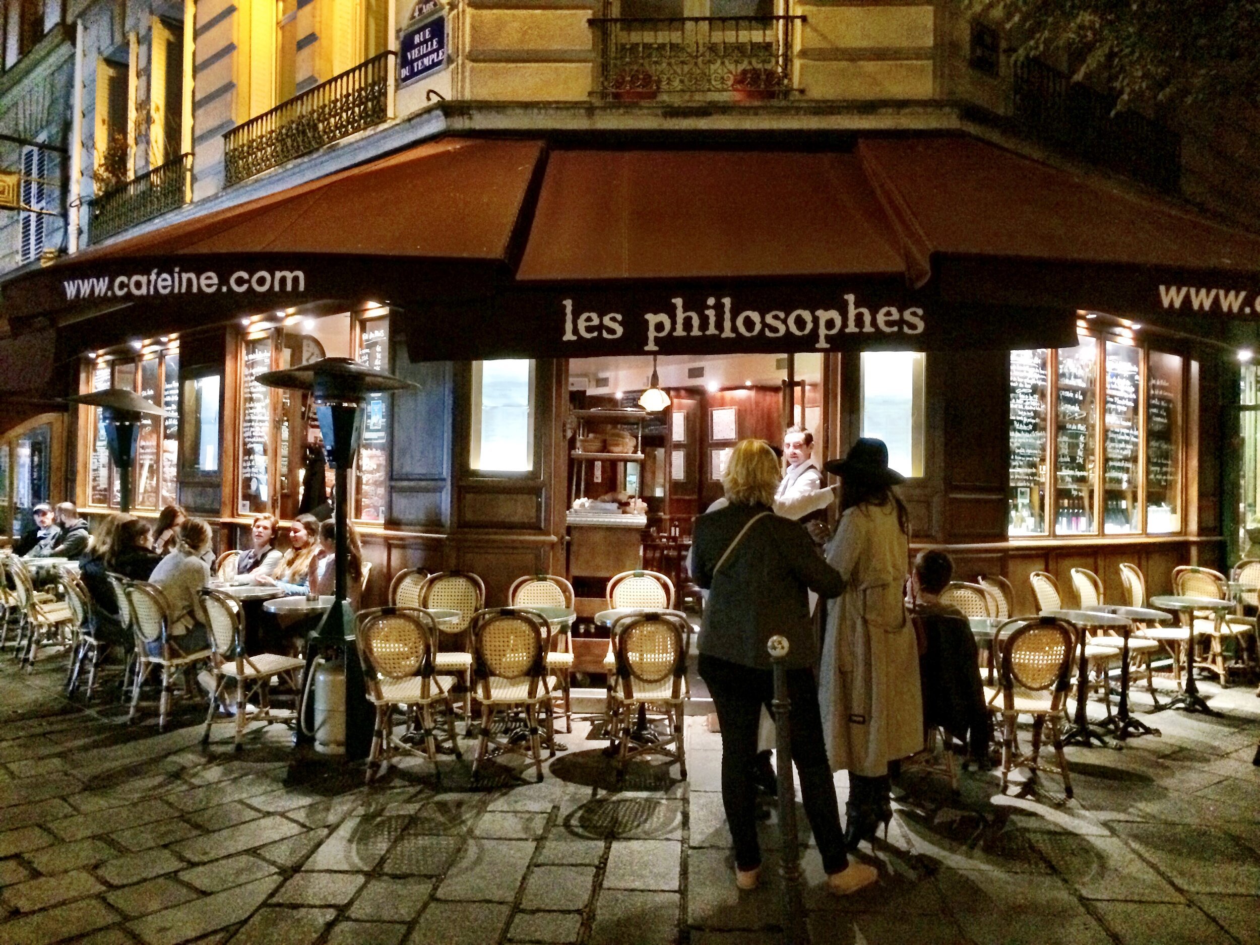 Restaurant_les_Philosophes_-_rue_vieille_du_Temple_-_Paris.jpg