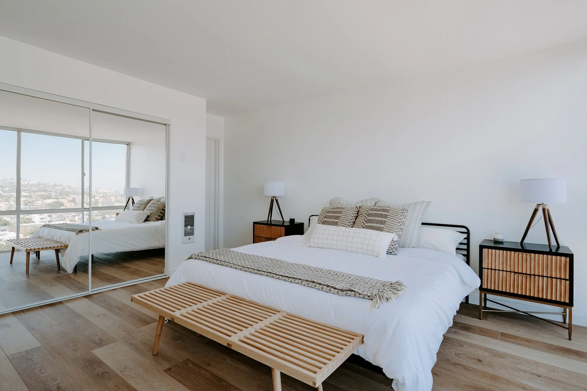 4944CassSt-MLS-004.jpg