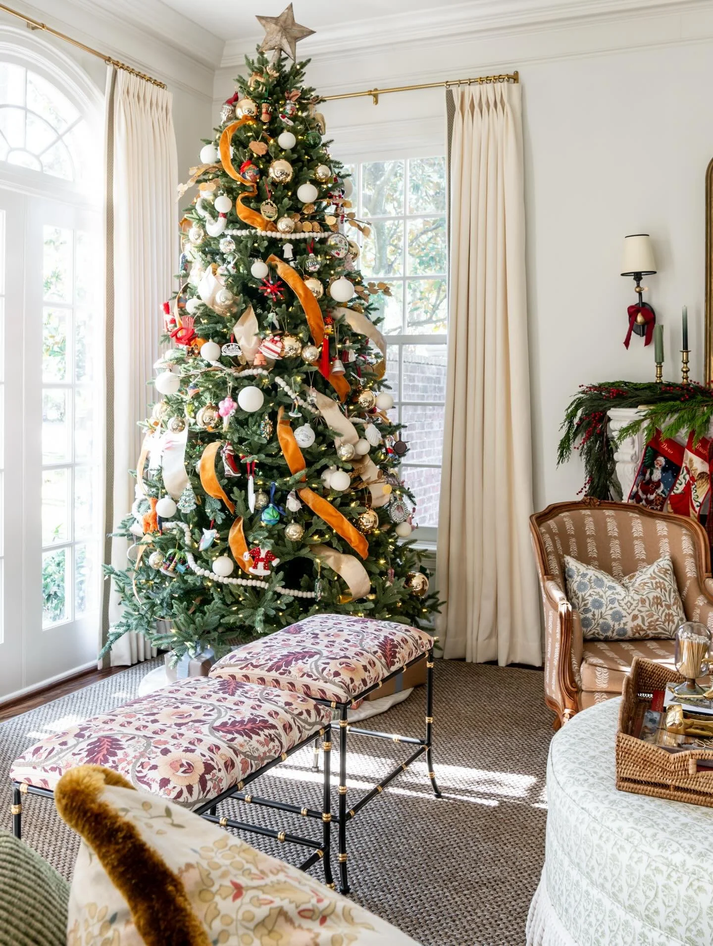 &ldquo;a thrill of hope 🎄❤️🕯️the weary world rejoices&rdquo;

Christmas to me feels a lot like coming home. And my hope is that your home is holding all the messy, magical holiday aftermath and is filled with the people, smells &amp; sounds that fe