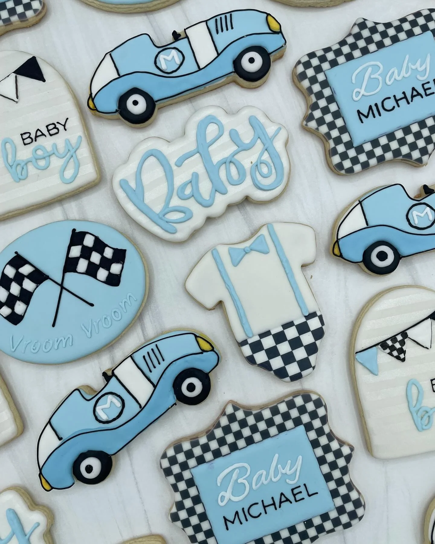 Vroom, vroom&hellip;. Full speed ahead!

 #styledcookie #styledcookies #sugarcookies #sugarcookie #sugarcookidecorating #sugarcookiesofinstagram #chicagocookiedecorator #chicagocookier #chicagocookieartist #chicagonorthshore #chicagonorthshoremoms #c
