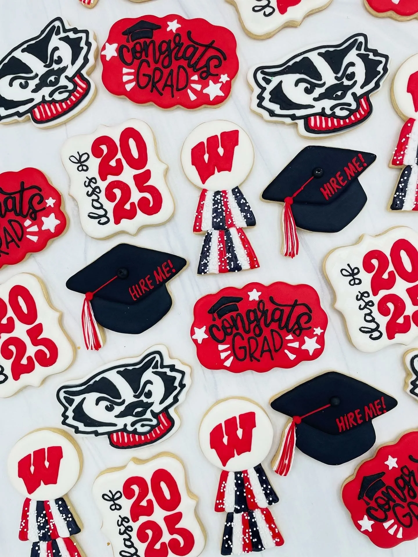 These personalized cookies are very personal! Today I get to celebrate my niece&rsquo;s graduation from my alma mater! 🎓 Beyond proud.

***She has a job doing what she loves too!!!🥰 @zoehaith @amyhaith @beyourguestballoons 

 #styledcookie #styledc