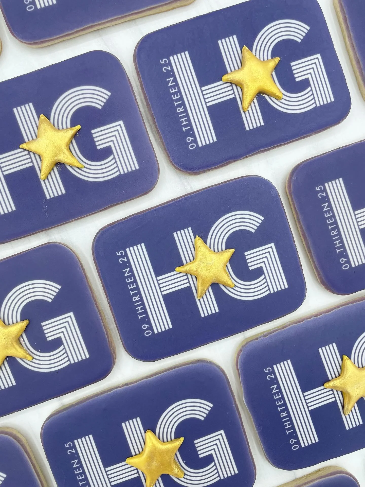 The most perfectly curated theme and celebration for Hannah.  Still in complete awe of this Bat Mitzvah girl&rsquo;s presence and poise - such a shining star!!!! @allisonsandergolden 

 #styledcookie #styledcookies #sugarcookies #sugarcookie #sugarco