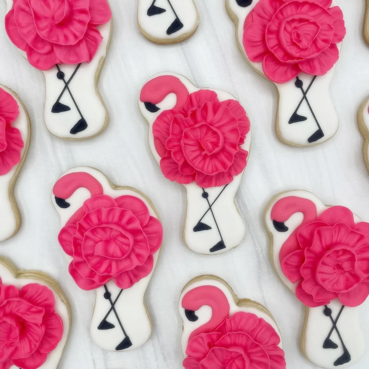 Finally Friday. 🦩

 #styledcookie #styledcookies #sugarcookies #sugarcookie #sugarcookiedecorating #sugarcookiesofinstagram #chicagocookiedecorator #chicagocookier #chicagocookieartist #chicagonorthshore #chicagonorthshoremoms #chicagosuburbs #north