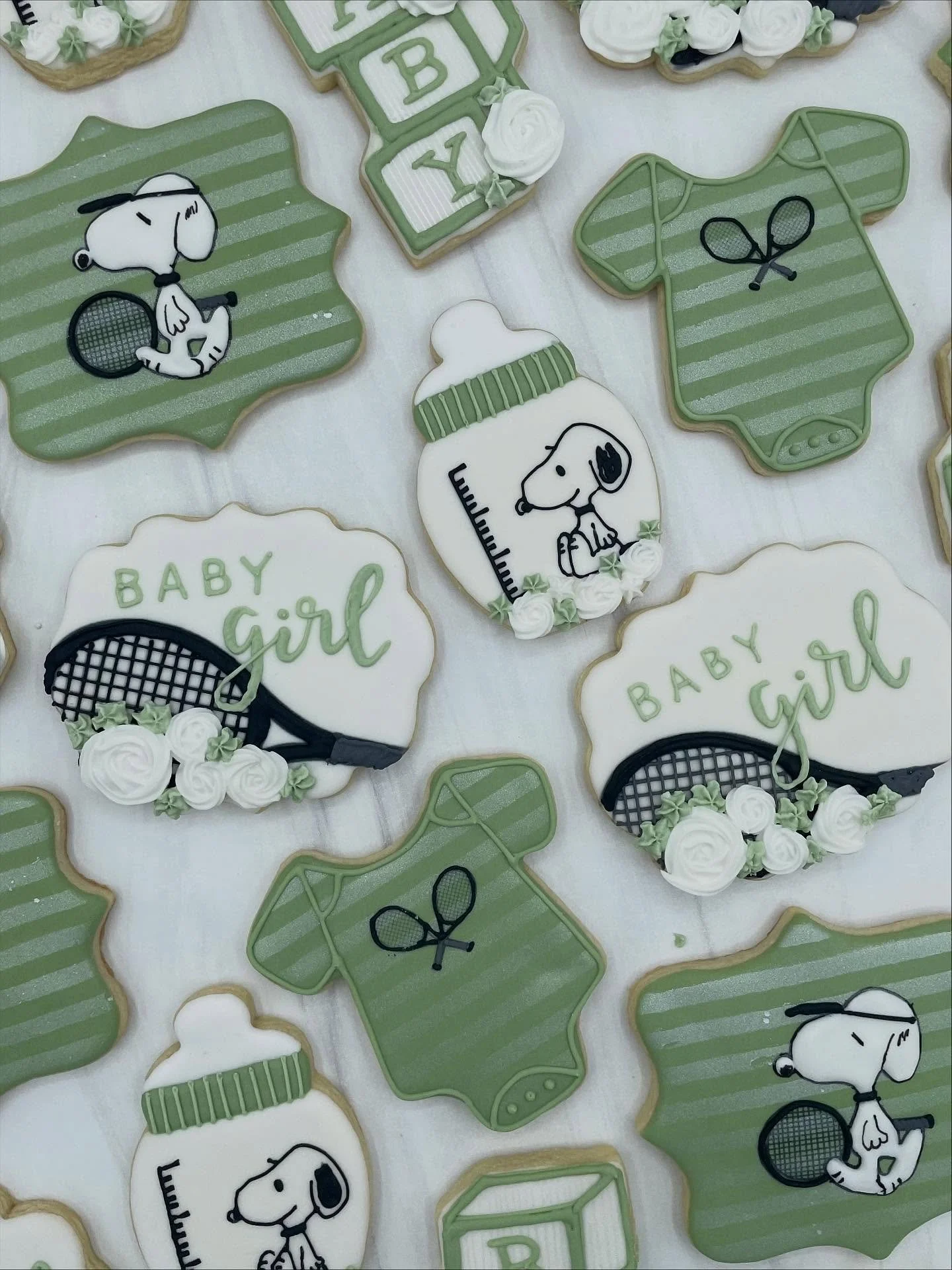 Love, lobs, and a beagle who&rsquo;s always ready for a new adventure. These cookies are a grand slam in celebrating the anticipated arrival of this baby!!!

 #styledcookie #styledcookies #sugarcookies #sugarcookie #sugarcookidecorating #sugarcookies