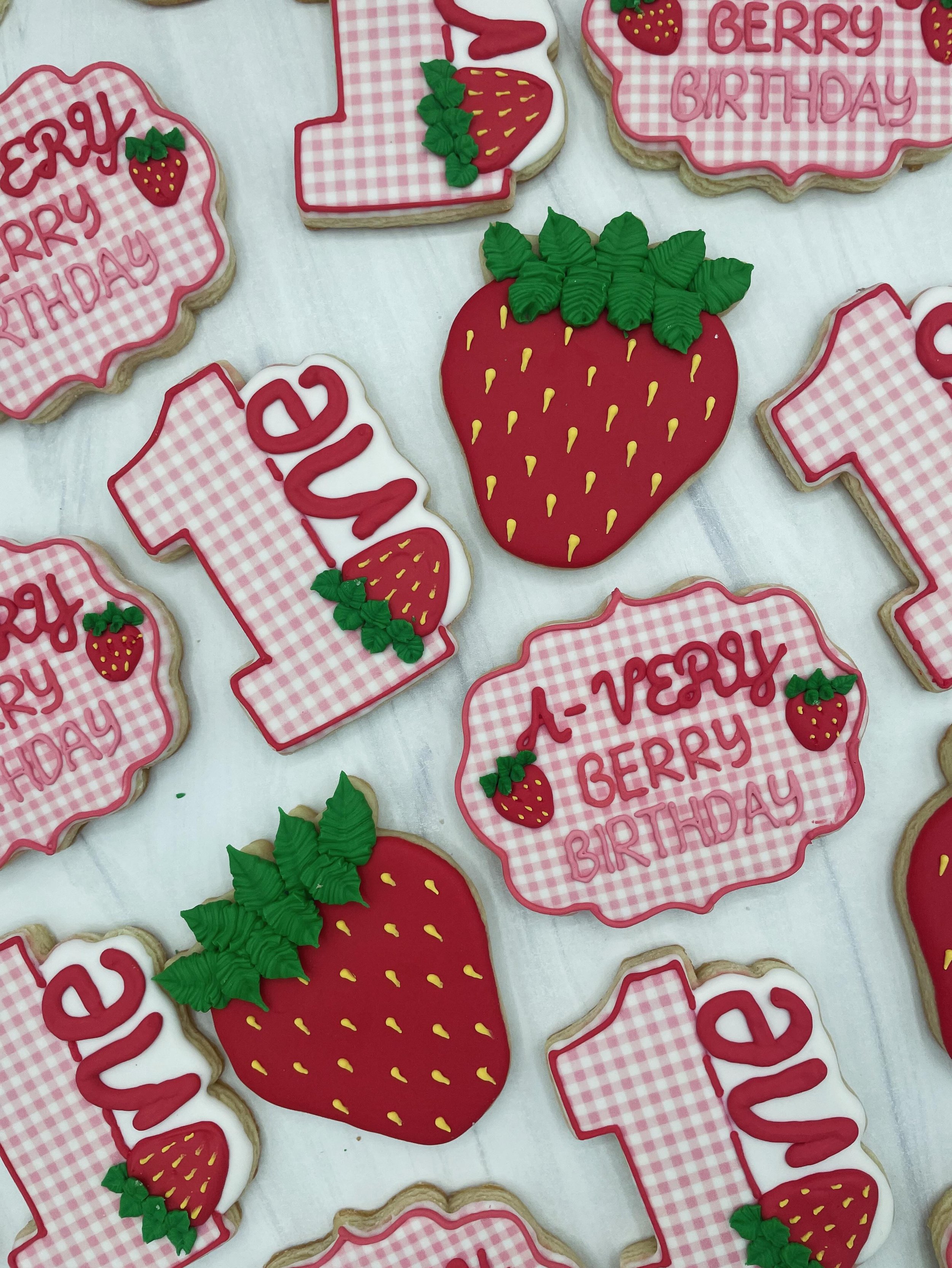 These are too berry sweet to share!!! 🍓

#styledcookies #firstbirthdaycookies #berrysweetbirthday #customcookieschicago #chicagonorthshoremoms