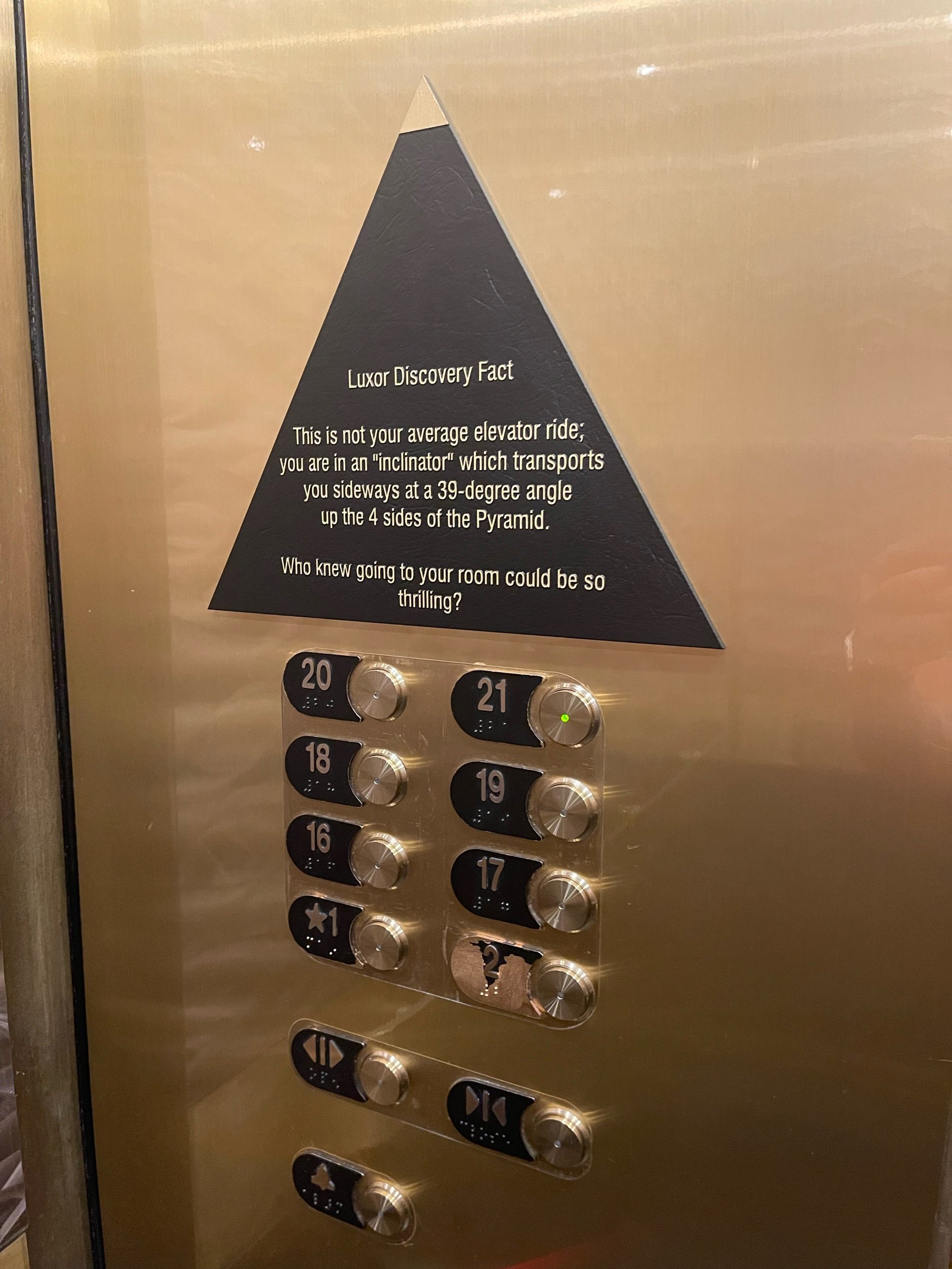 luxor-las-vegas-elevator.jpeg