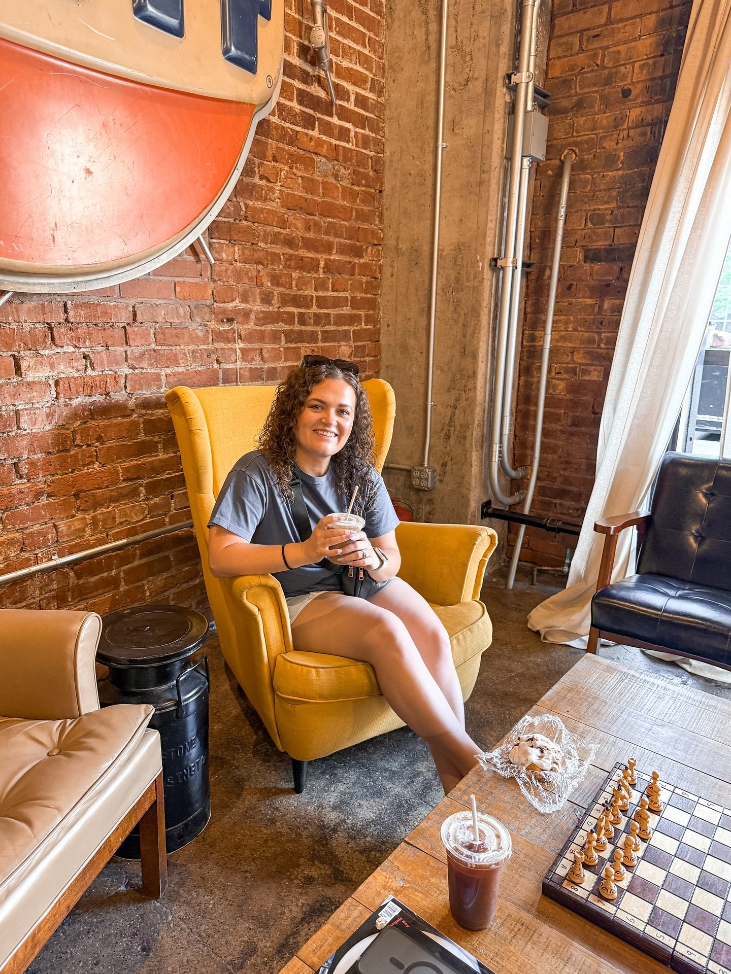 Happy birthday Taylor 🥳

Spending a few days in Pittsburgh and we found this cool cafe in downtown to start the bday celebration. We love finding local spots like this anytime we travel and this is definitely a spot we would come back to ☕️ 

#trave