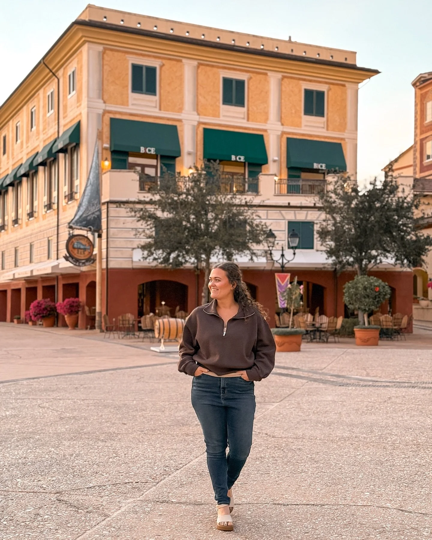 Date night at BiCE Orlando ➜ one of the best hidden gems at Universal🍷✨

Even though we stayed at Cabana Bay, you can still resort-hop for dining, and BiCE is absolutely worth the trip. Perfect pasta, romantic vibes, and such a good spot for couples