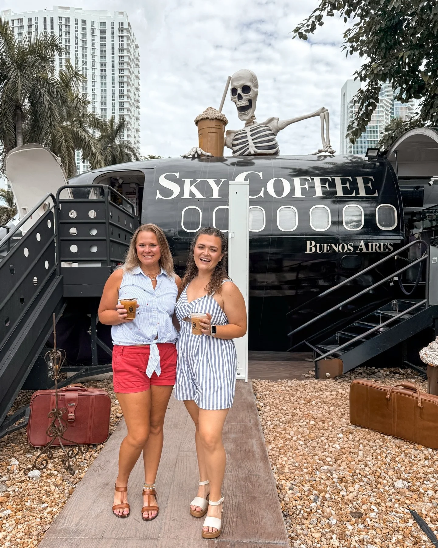 Sky Coffee before the cruise port ☕️✨

A great tip for couples: arrive in Miami early, grab a coffee, and start embarkation day relaxed instead of rushed!

#travelwithjoshandtaylor #skycoffee #miamifl #travelcouplelife #miamicoffee