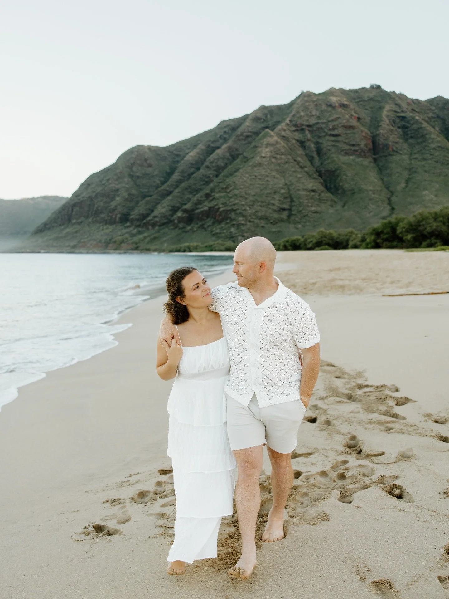 Mele Kalikimaka 🎄🌺

We couldn&rsquo;t wait to share a few favorites from our Hawaii photo session. Traveling together has given us so many memories over the years, and getting to slow down and capture this season of life felt really special 🤍

#tr