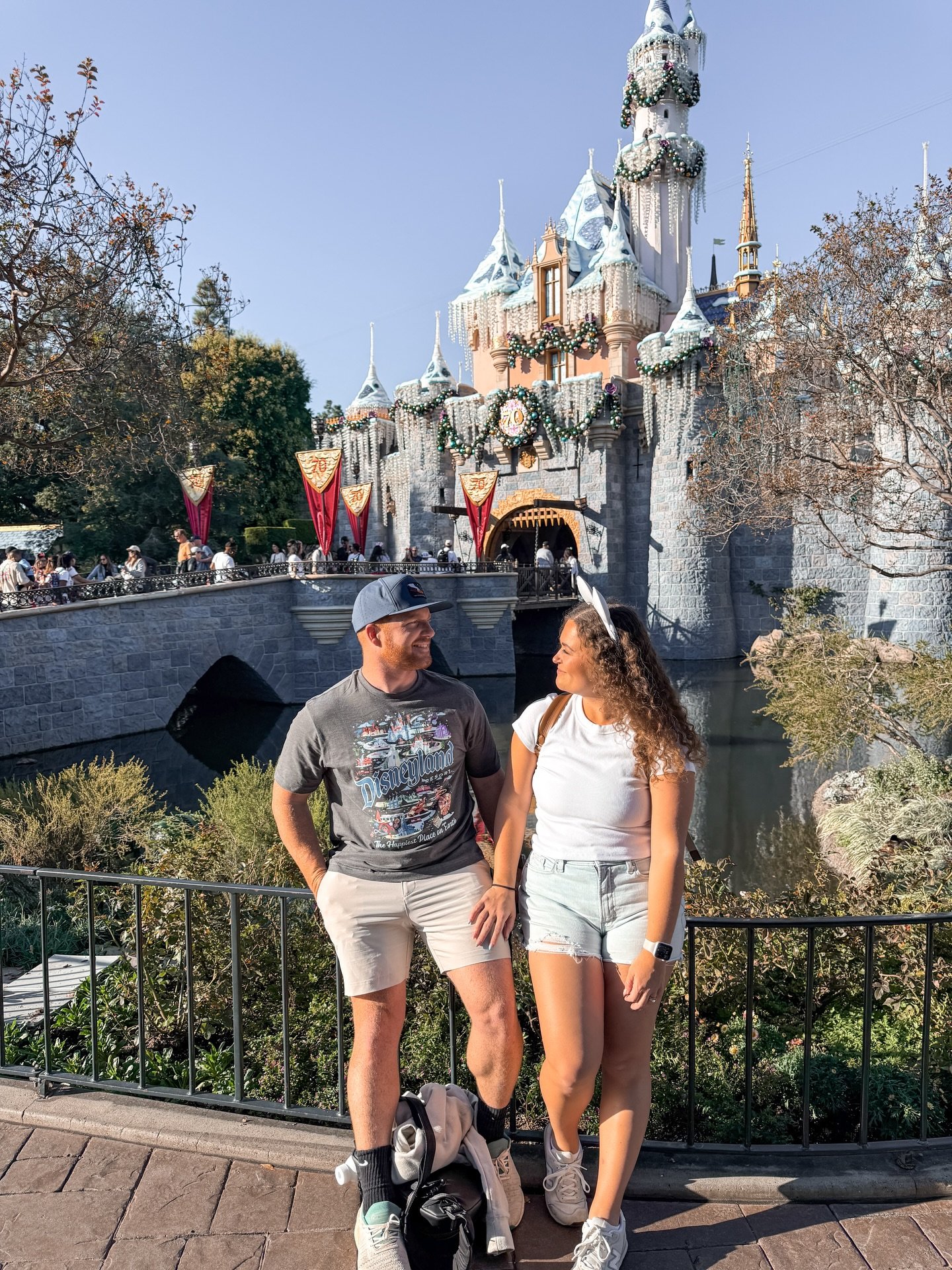 an afternoon well spent in disneyland ✨

I will never go to the Disneyland Resort and not use Lightning Lane, especially when they include photopass pics. We seriously had the absolute best two days in the parks! 

#travelwithjoshandtaylor #goldgellg