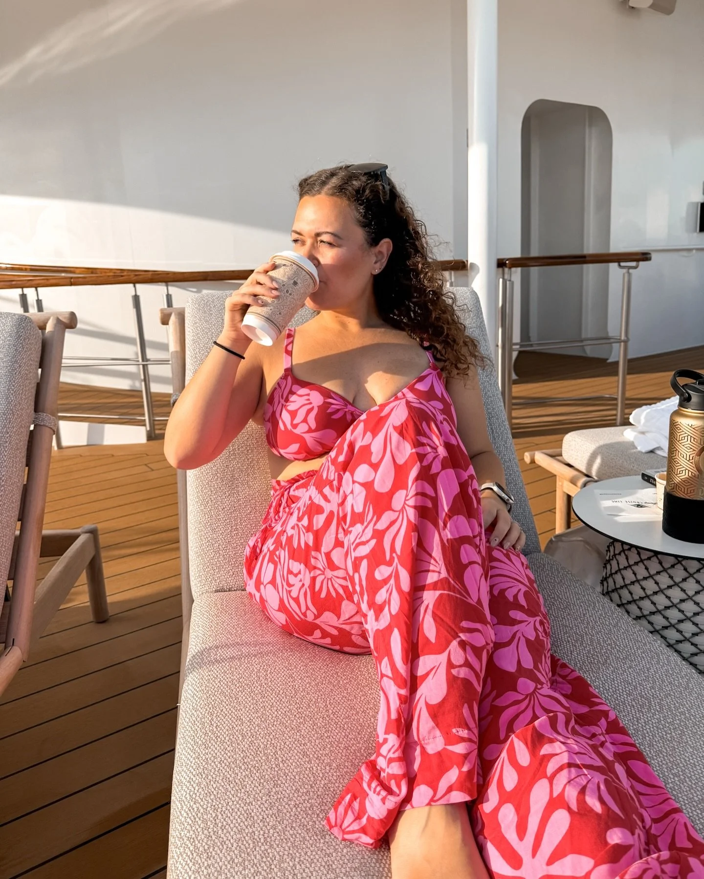 sometimes you just need to relax 😎 

When we cruise we are still always on the go, exploring ports, enjoying onboard activities, and trying to make the most of our time. Sometimes we forget that we can sit by the pool and unwind for a bit 💛

#trave