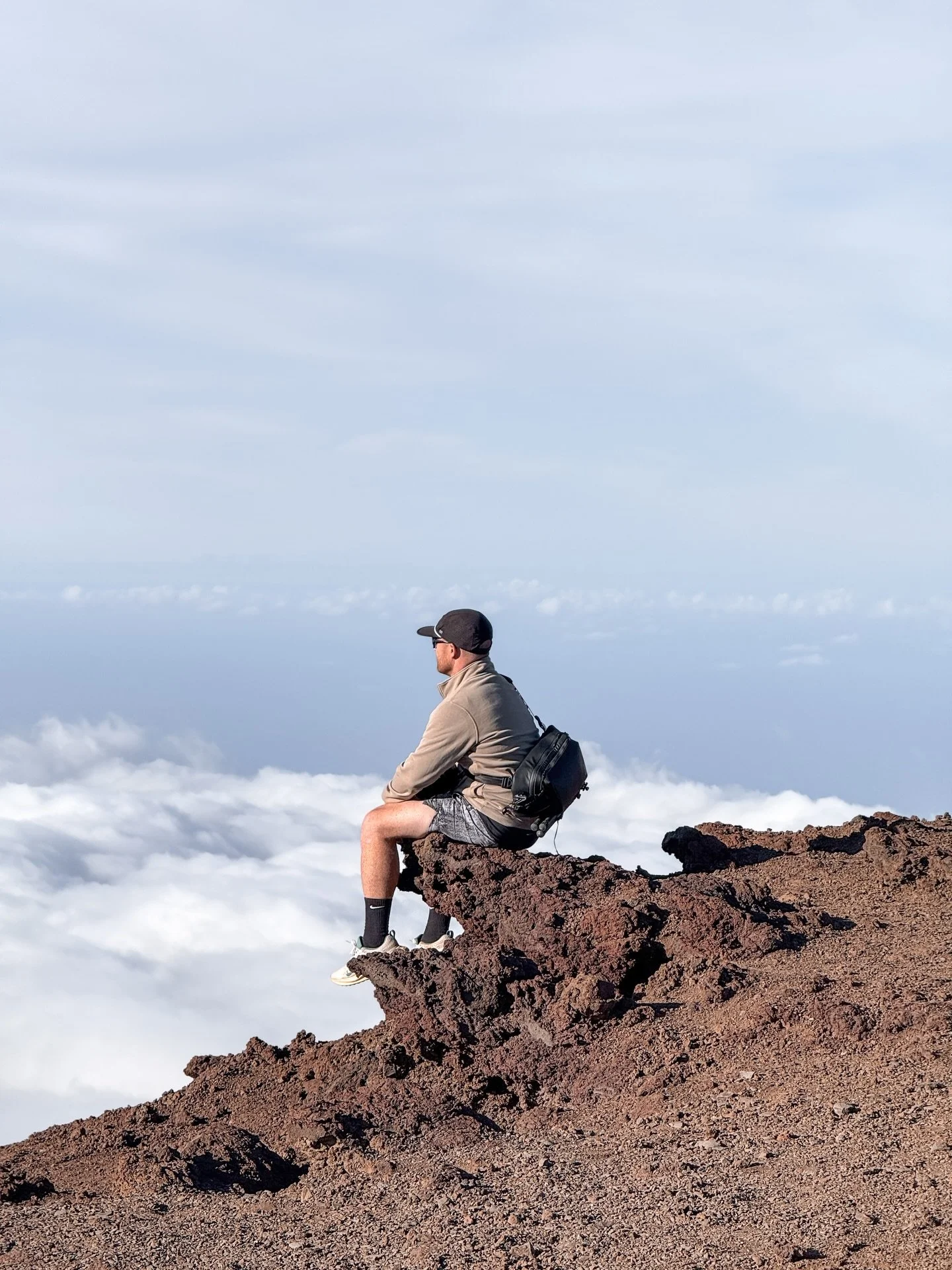 Watching the sunset above the clouds at Haleakalā National Park felt like another planet ☁️

Driving up the summit, watching the landscape completely change, and then seeing the sun dip below the clouds was one of the most unforgettable experiences f