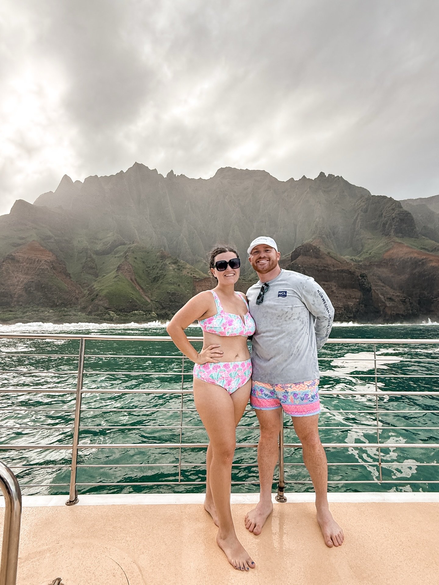 Nā Pali Coast 🌊

#travelwithjoshandtaylor #goldgellgetaways #napalicoast #bluedolphincharters #kauaihawaii