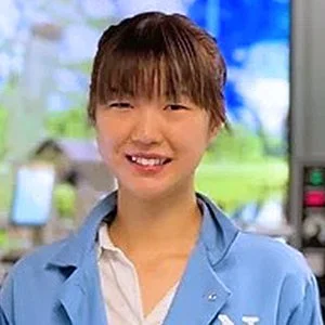 Two students receive new scholarship to spur innovation in science and technology