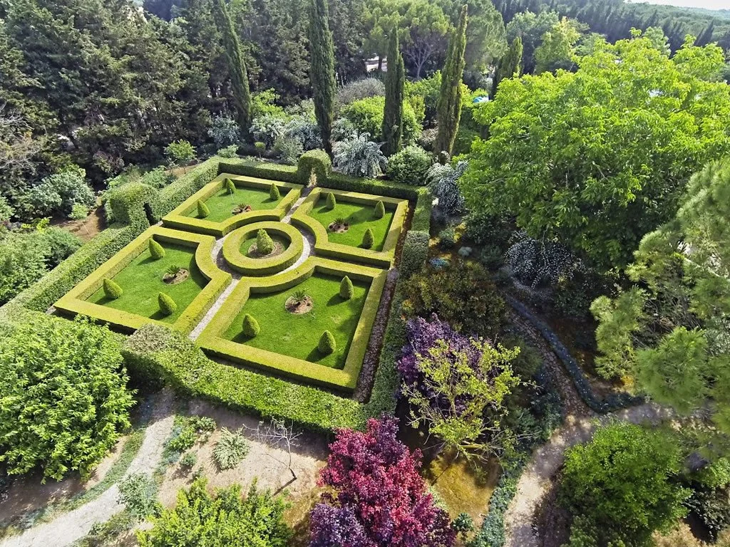 Italian garden at La Cutura, Puglia