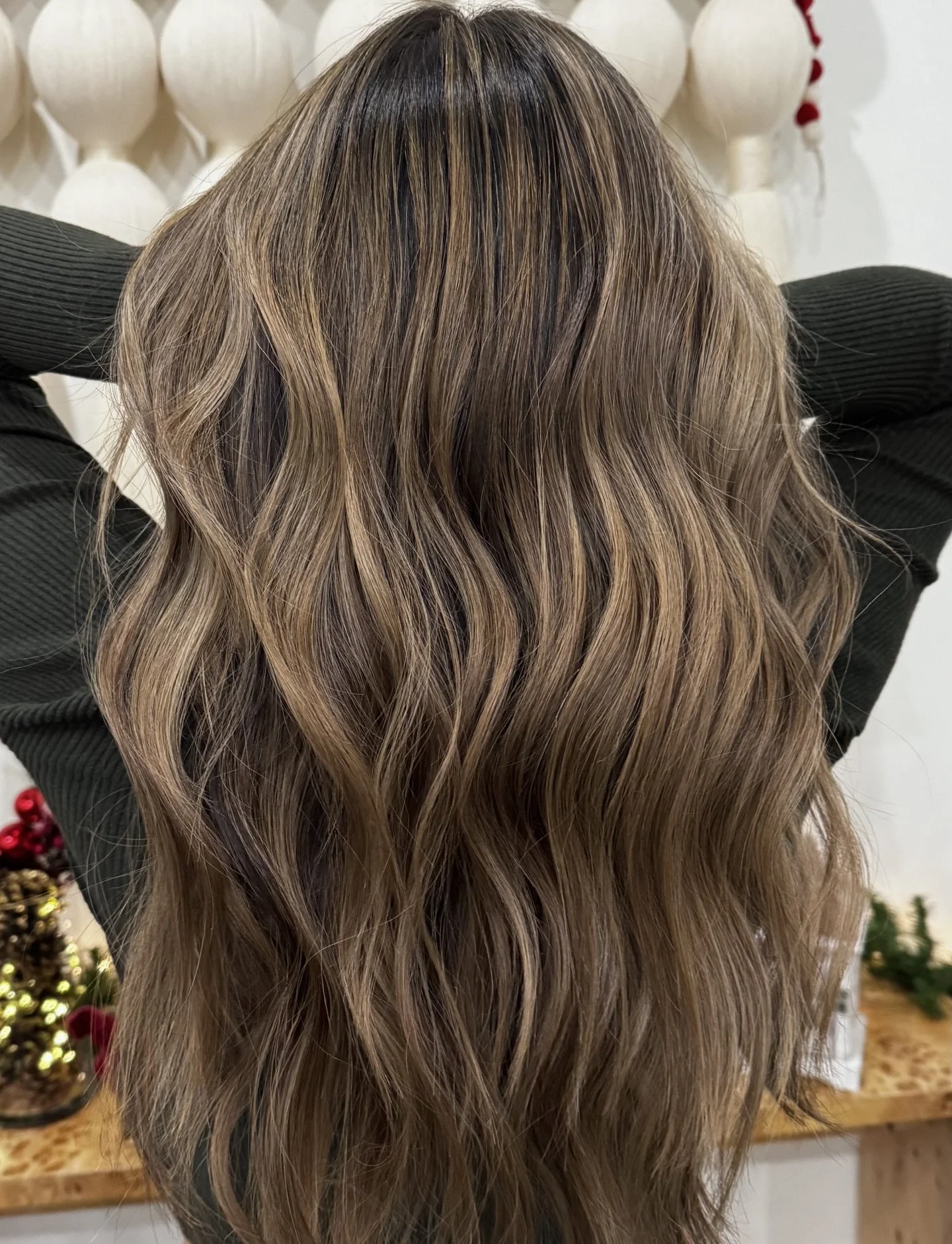the balayage that&rsquo;ll have everyone wondering what your natural color is. swipe for the full effect 🤎

 
 
#sdhair #colorspecialists #balayagespecialist #haircolor San Diego hair salon